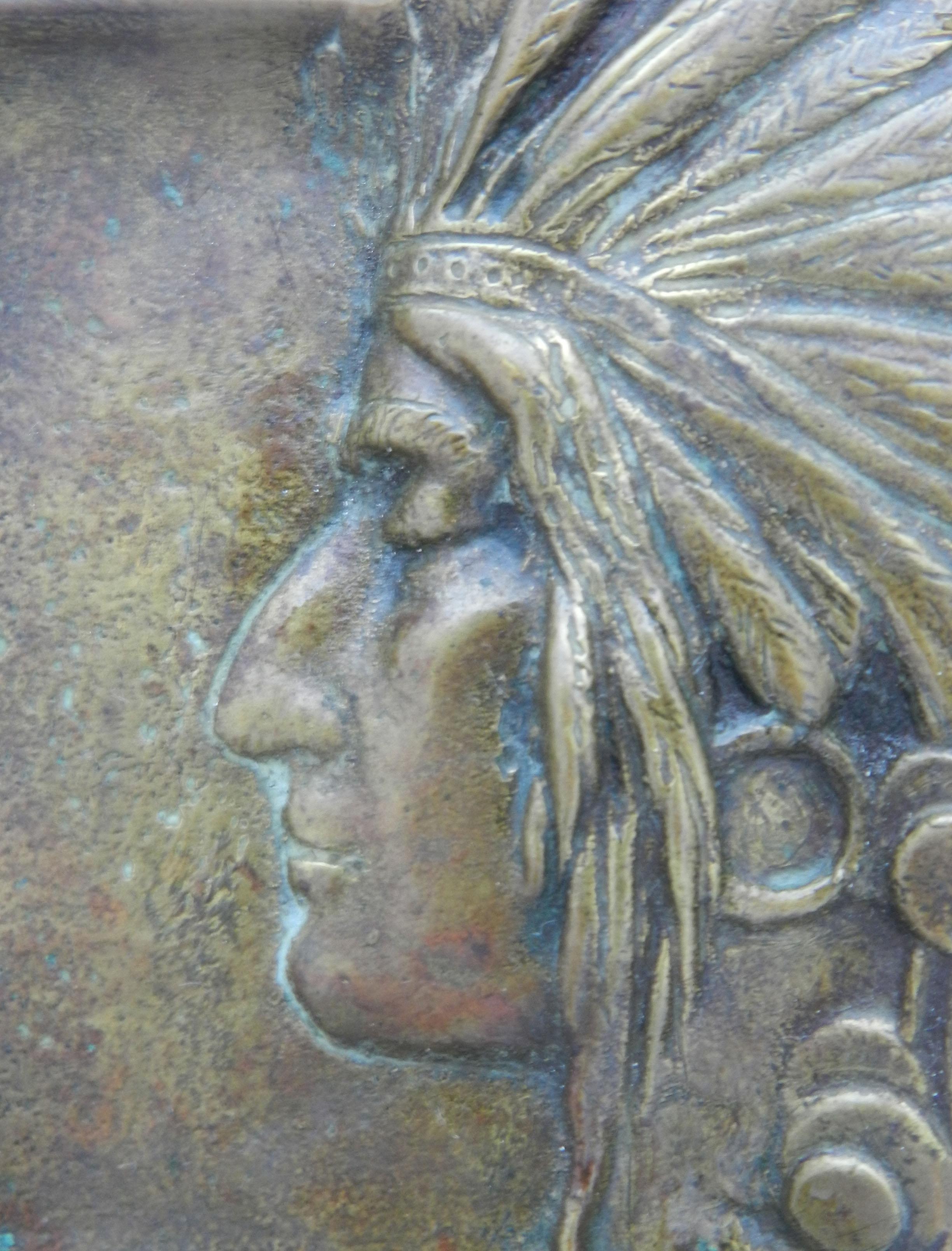 Art Nouveau American native head bronze dish ashtray vide poche c1910
Great small quality bronze 
Very good antique condition with superb patina.
Free Shipping to USA, EU, UK please do check with us for other countries 


 