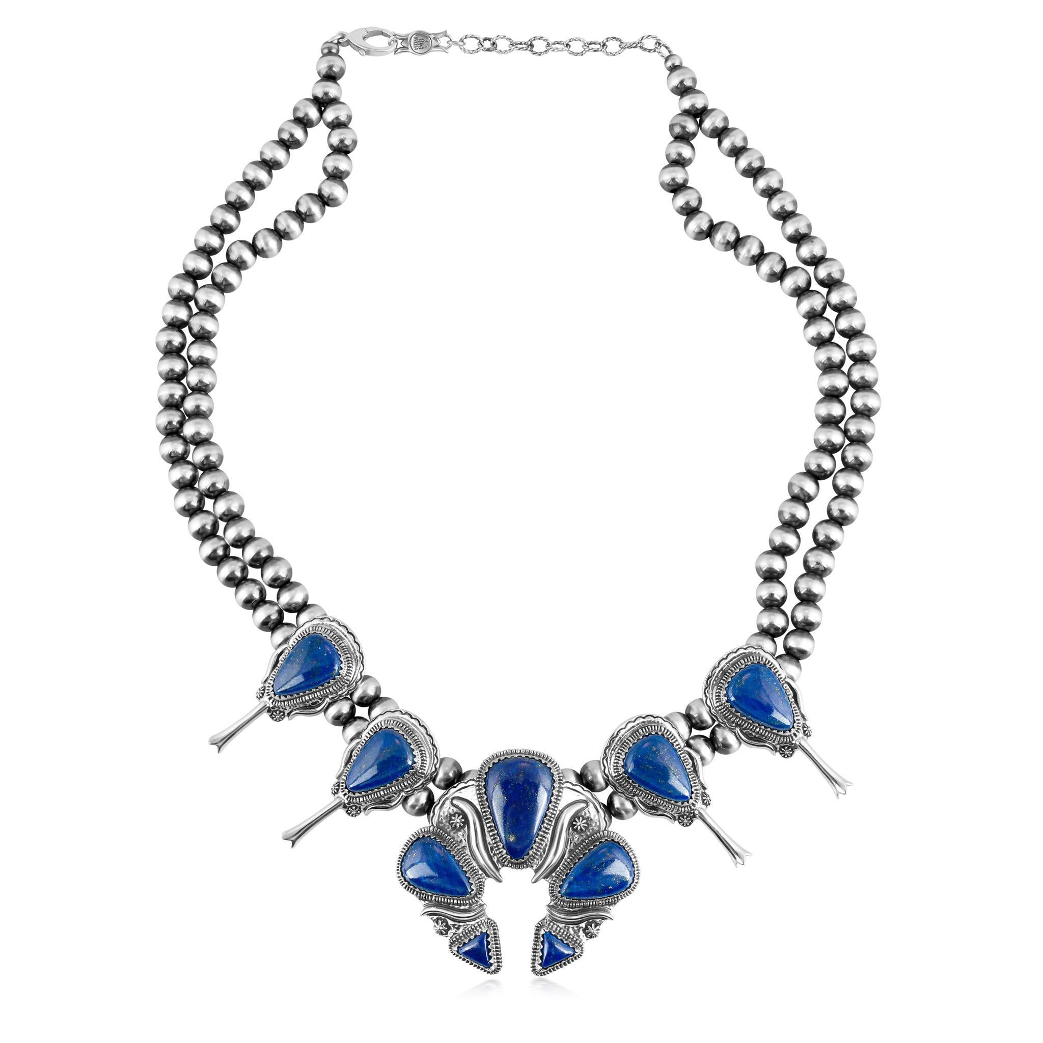 Nativo americano Collana con fiori di zucca Naja grande in Lapis d'argento di America West, da 21 a 24 pollici in vendita