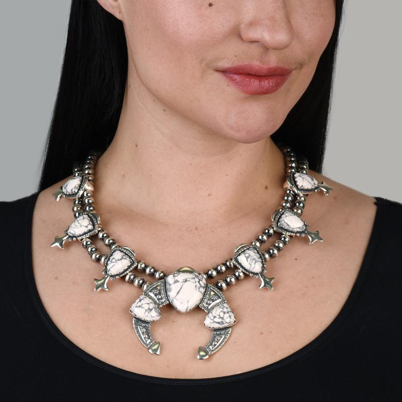 Nativo americano Collana America West in argento con gemme di Howlite bianca, da 18 a in vendita