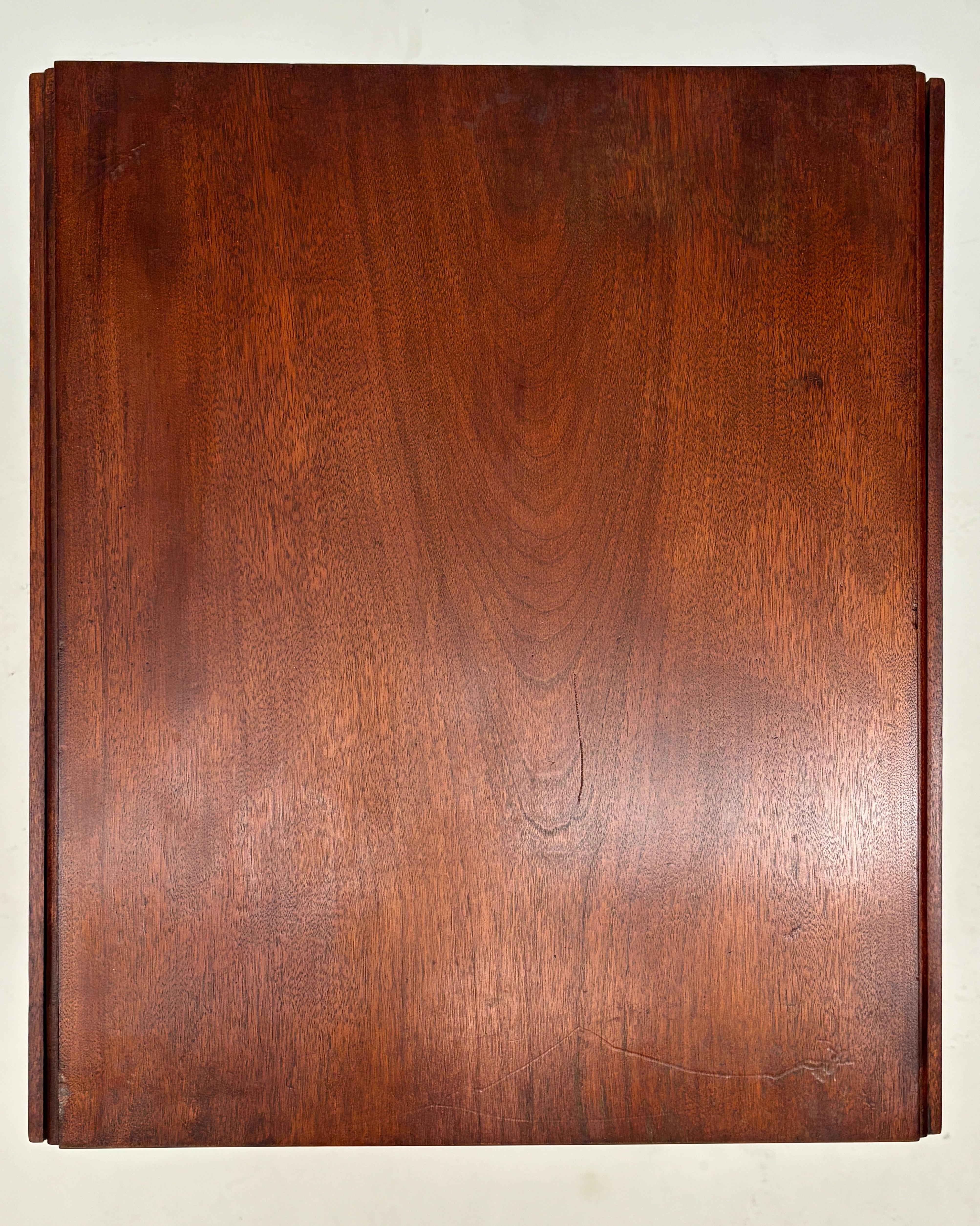 American 1800’s Federal Style Two Drawer Drop-leaf Side Table For Sale 9