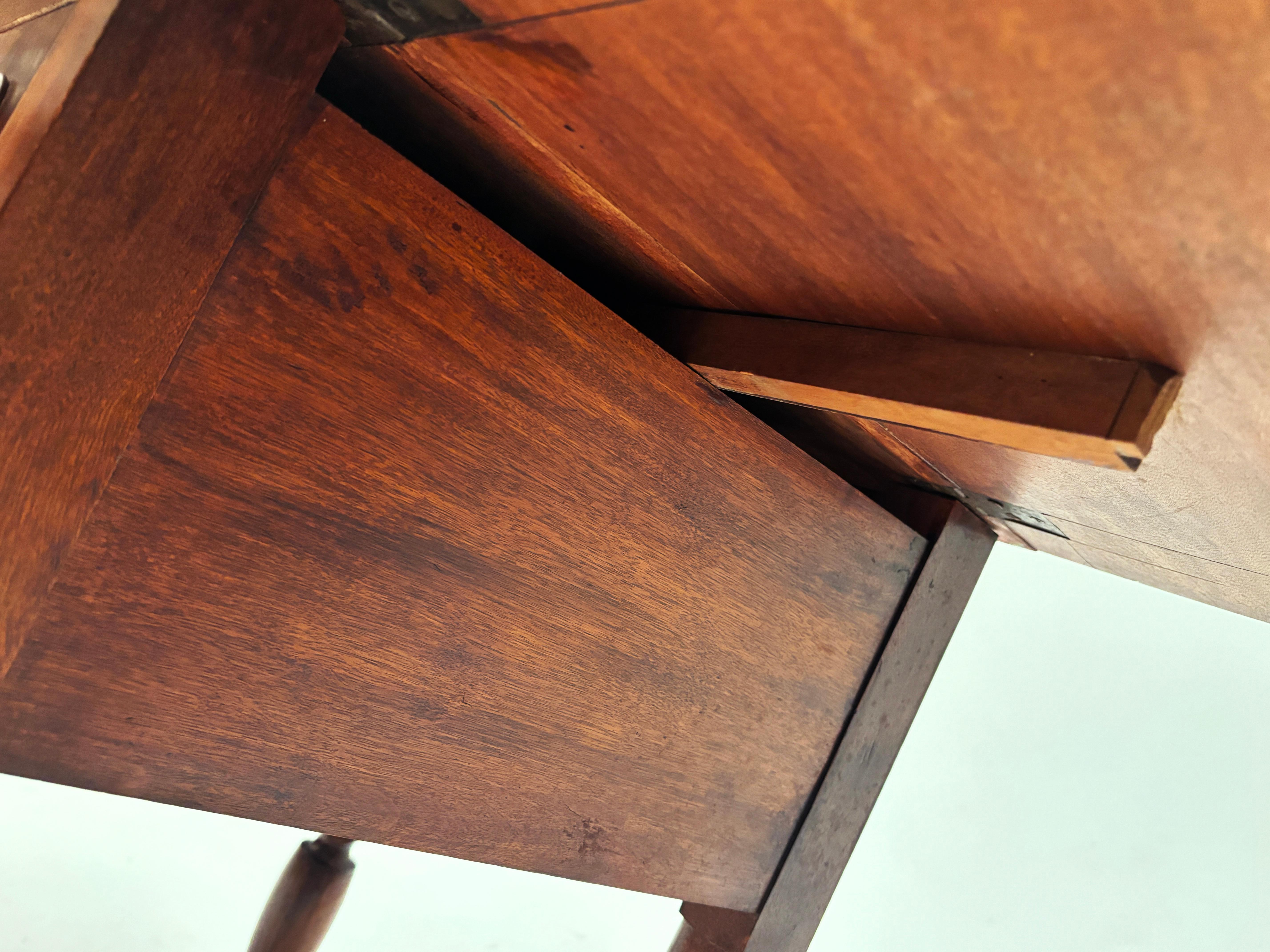 American 1800’s Federal Style Two Drawer Drop-leaf Side Table For Sale 13