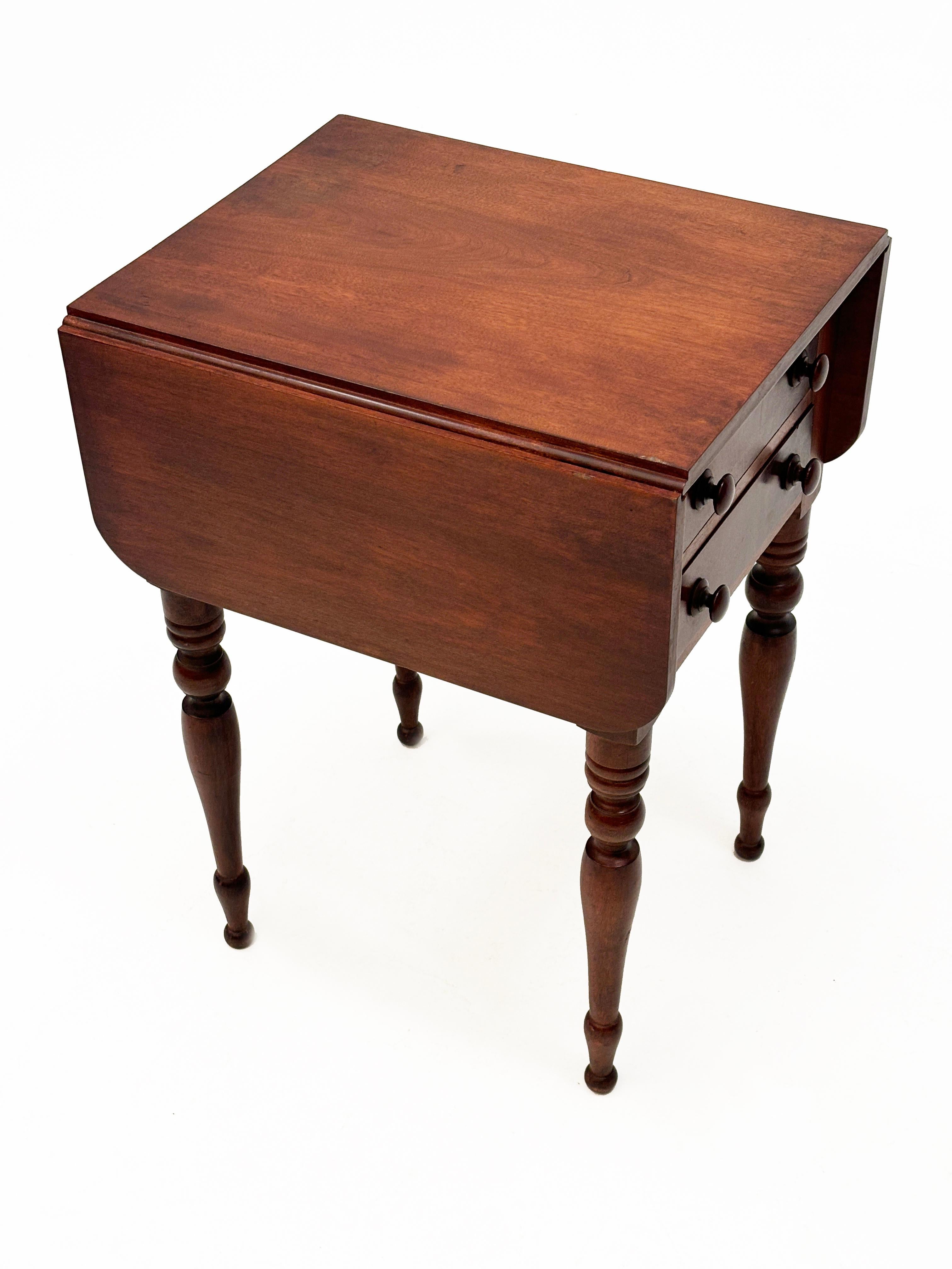 19th Century American 1800’s Federal Style Two Drawer Drop-leaf Side Table For Sale