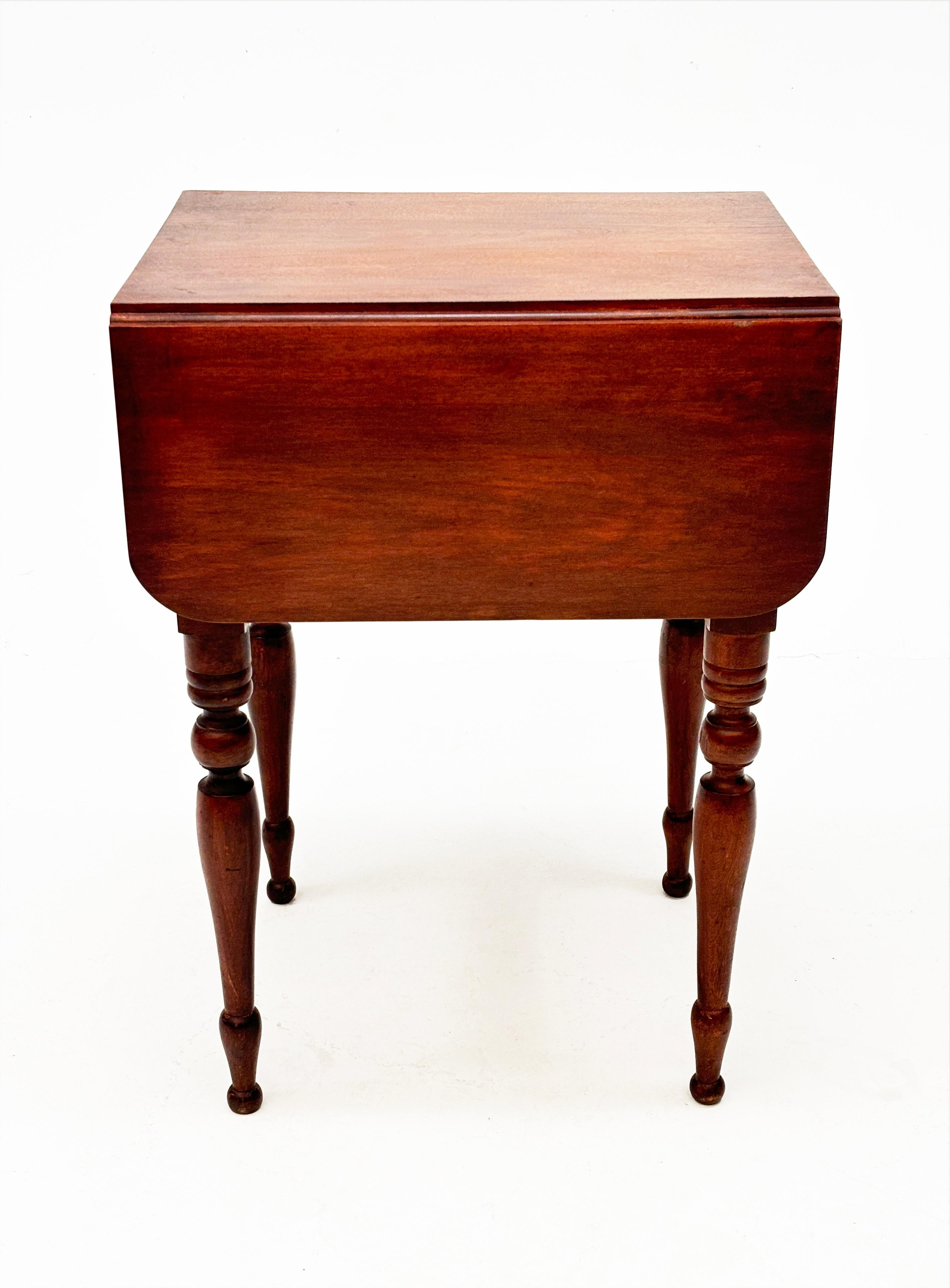Cherry American 1800’s Federal Style Two Drawer Drop-leaf Side Table For Sale