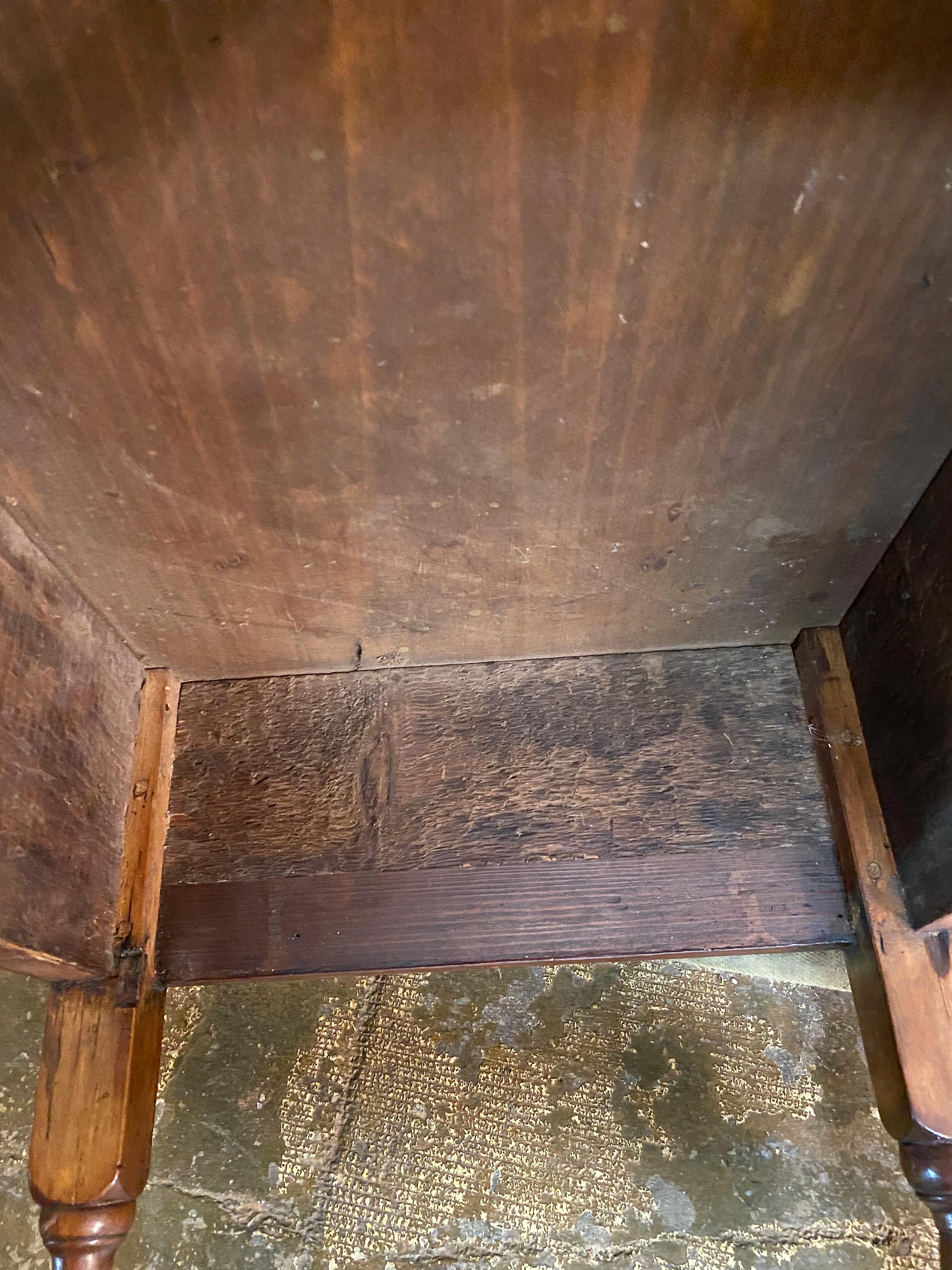 American 18th Century Tavern Table 1