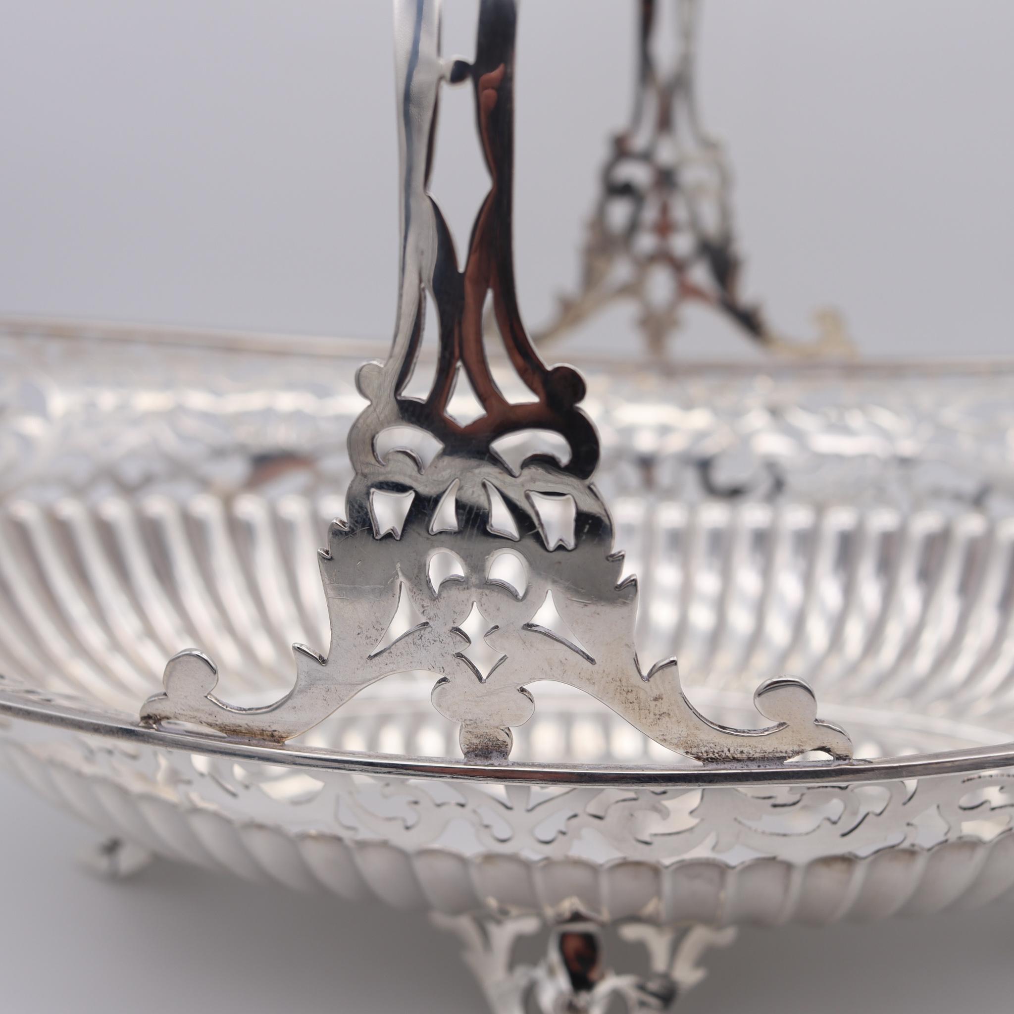 Hand-Crafted American 1920 Vintage Navette Sweetmeat Basket with Handle .925 Sterling Silver For Sale