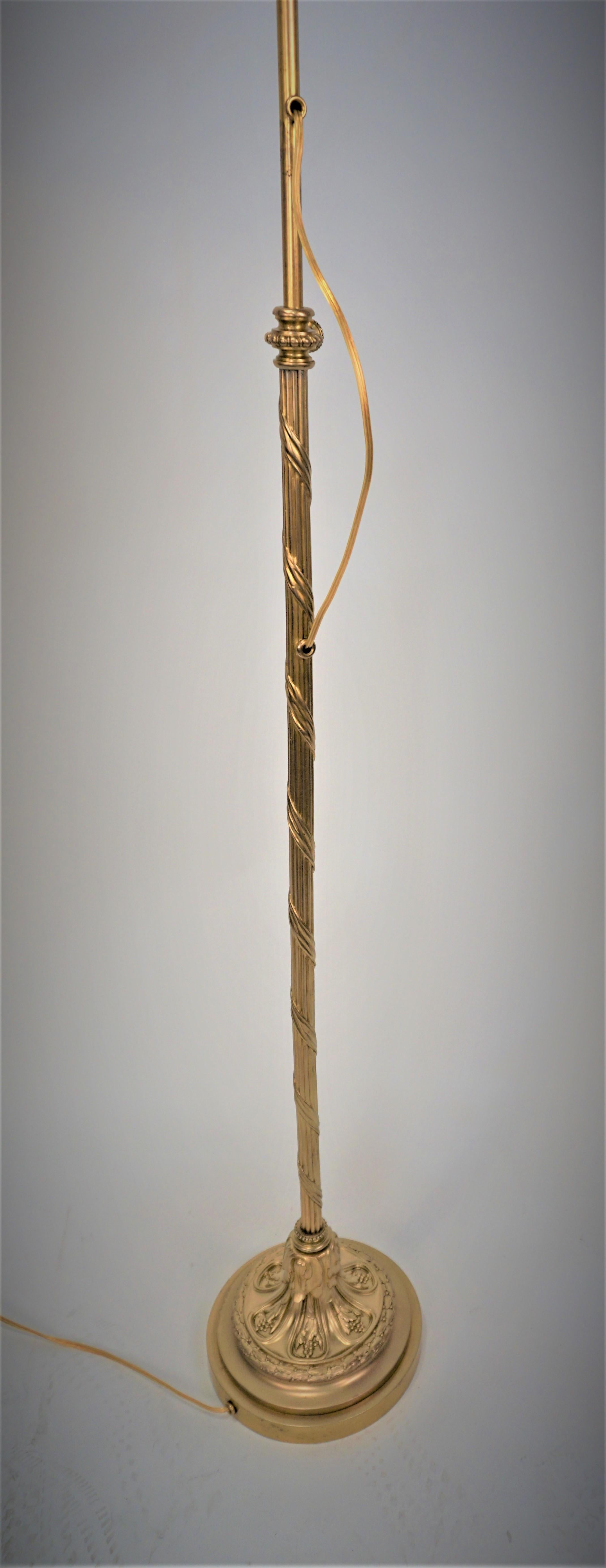 Laiton Lampadaire réglable américain des années 1920 en bronze/laiton