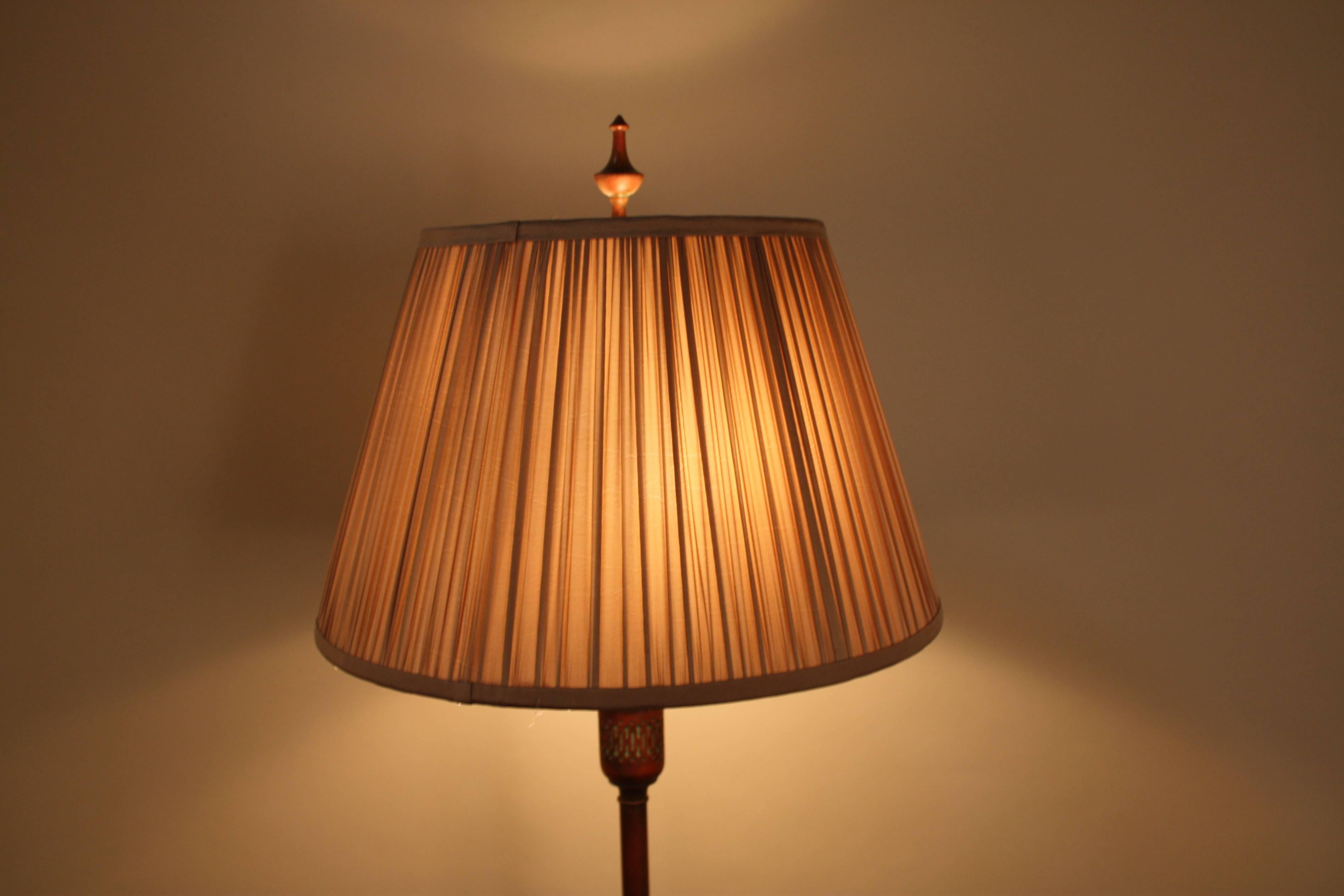 American 1920s Bronze Floor Lamp In Good Condition In Fairfax, VA