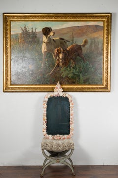 Miroir en coquillage américain des années 1930 avec crête pyramidale et tons pastel
