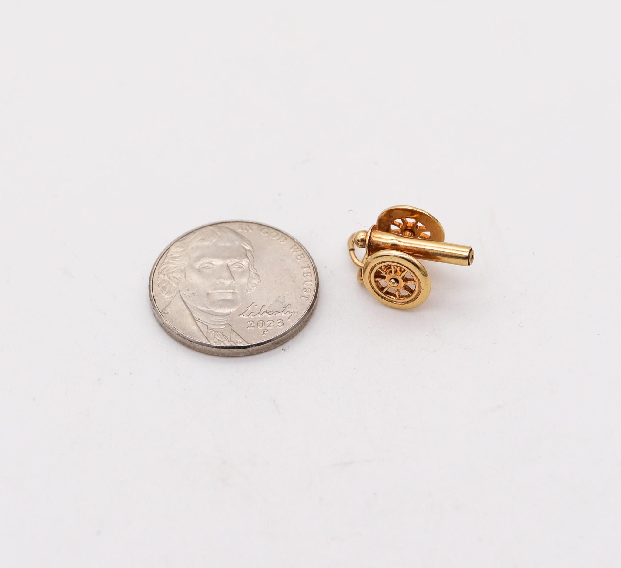 American 1935 Dreco Retro Charm in the Shape of a CANNON In 14Kt Yellow Gold For Sale 1