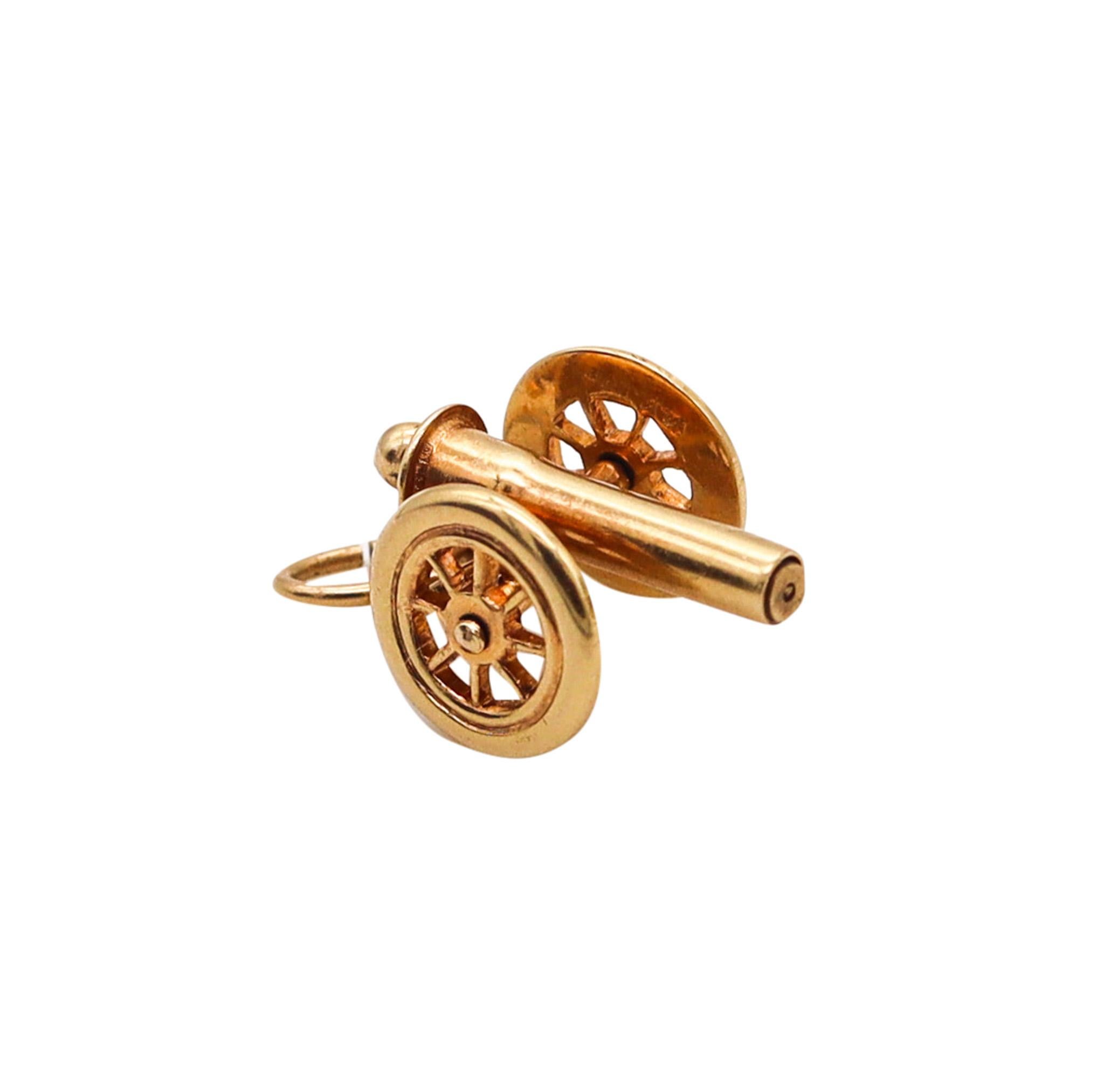 American 1935 Dreco Retro Charm in the Shape of a CANNON In 14Kt Yellow Gold For Sale