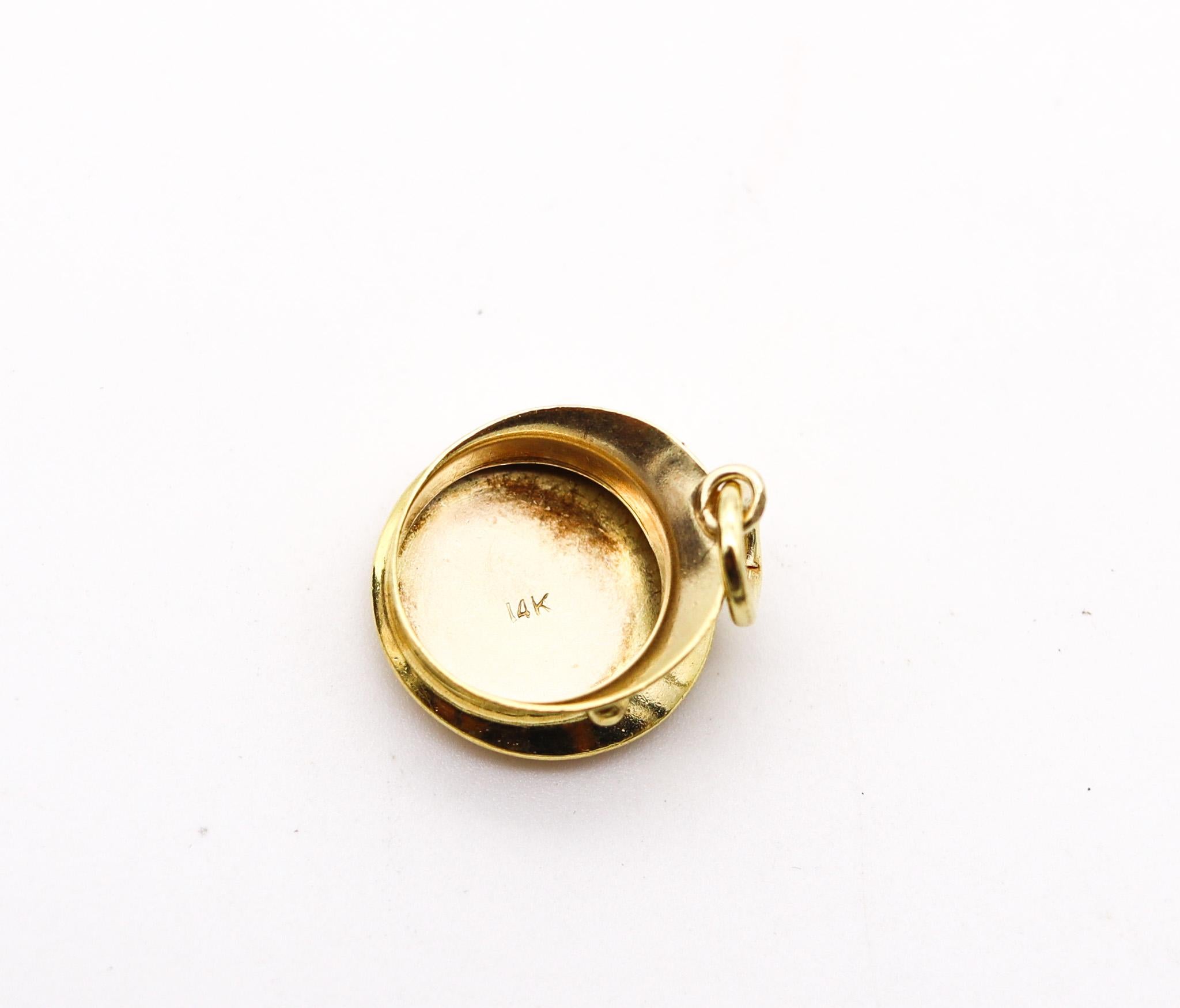 Women's or Men's American 1935 Dreco Retro Charm in the Shape of a CAPTAIN'S HAT In 14Kt Gold For Sale