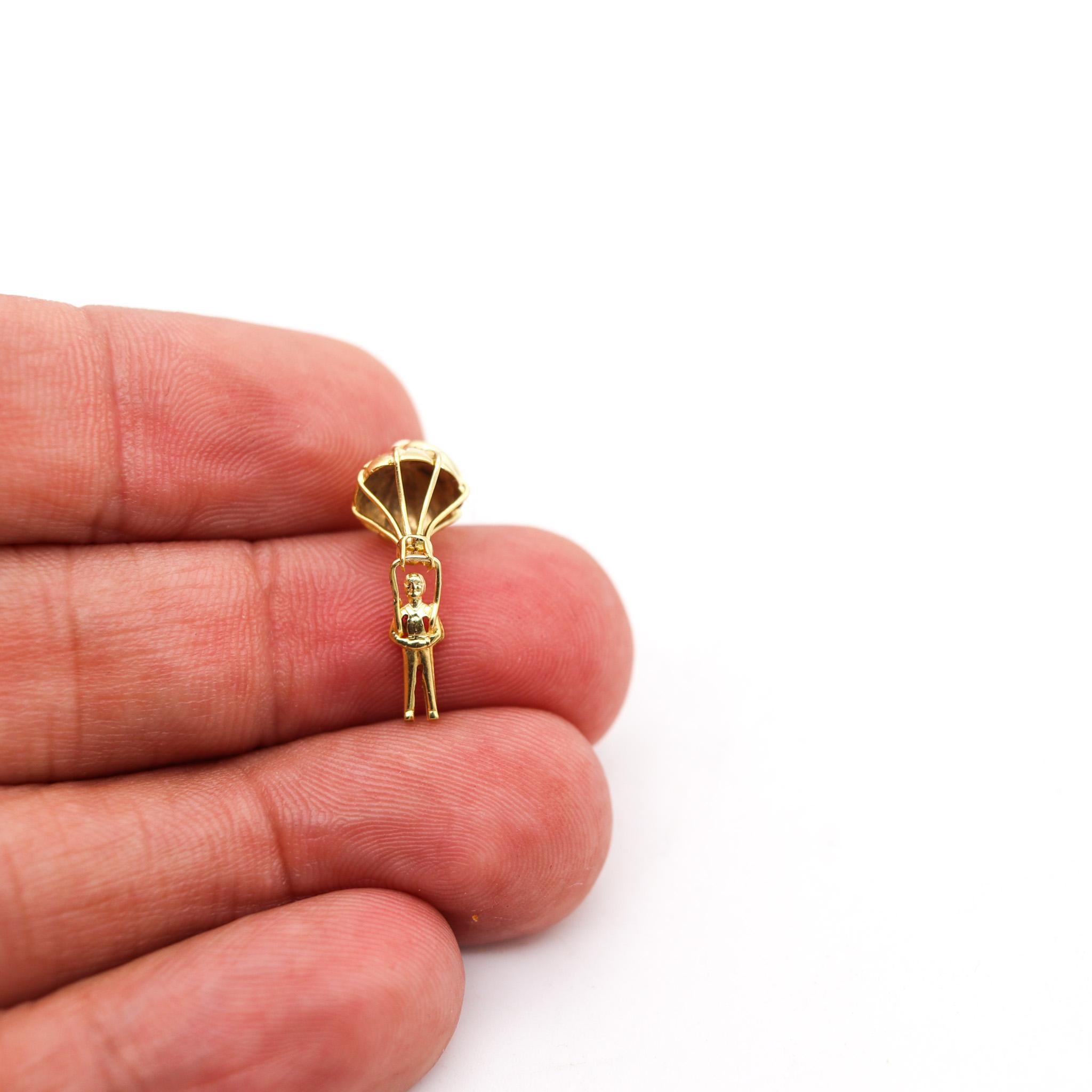 American 1935 Dreco Retro Charm in the Shape of a PARACHUTER In 14Kt Yellow Gold 2