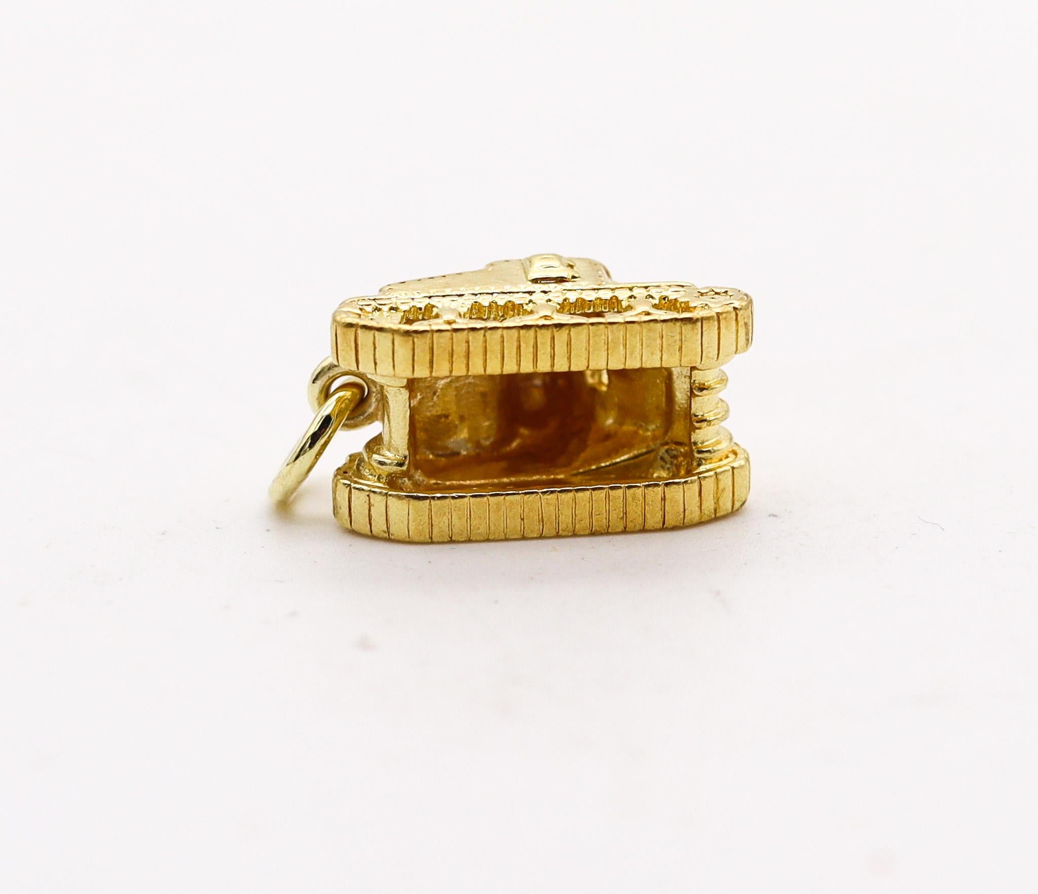 American 1935 Dreco Retro Charm in the Shape of a TANK In 14Kt Yellow Gold 1