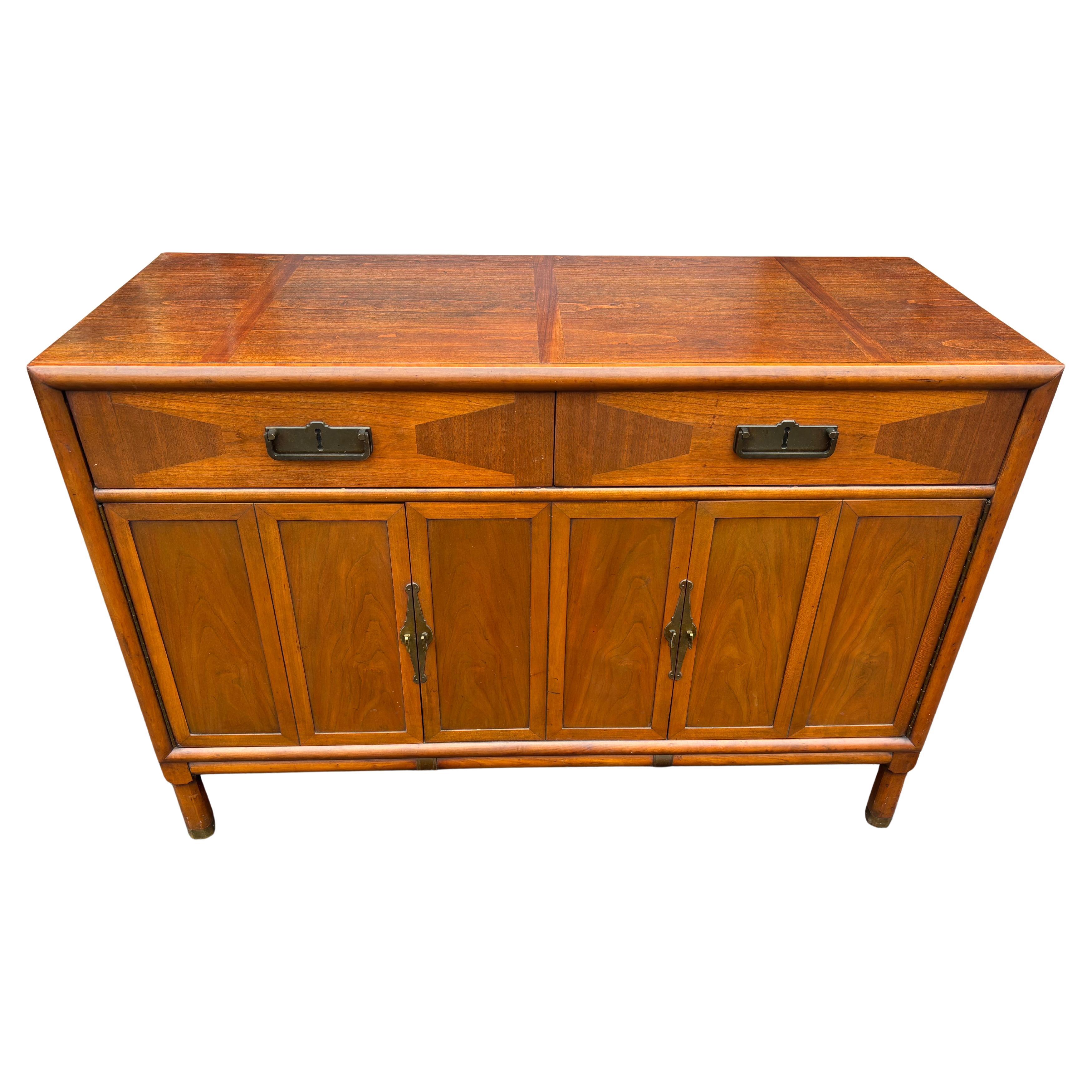 Buffet americano in noce degli anni '60