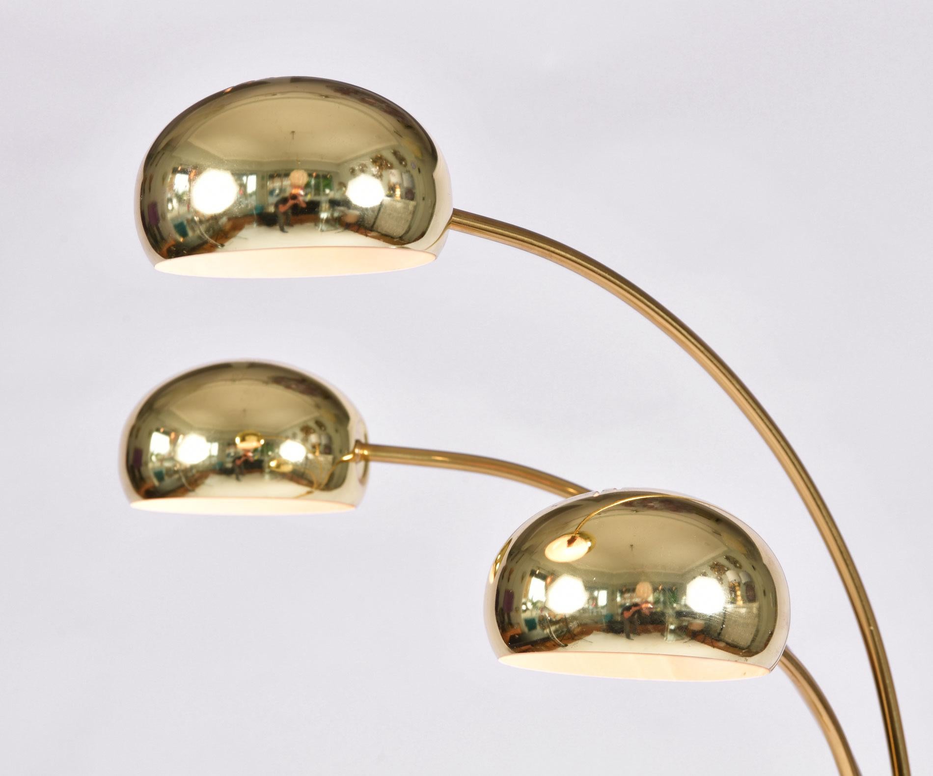 American 1970s Brass Directional Arched Floor Lamp In Good Condition In London, GB