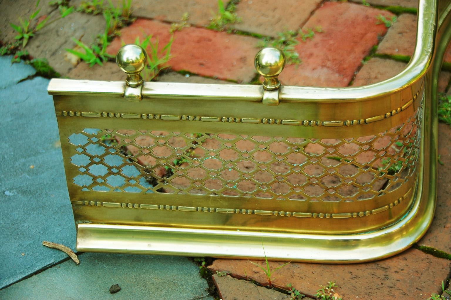 Late Victorian American 19th Century Five Foot Serpentine Brass Pierced Fender For Sale