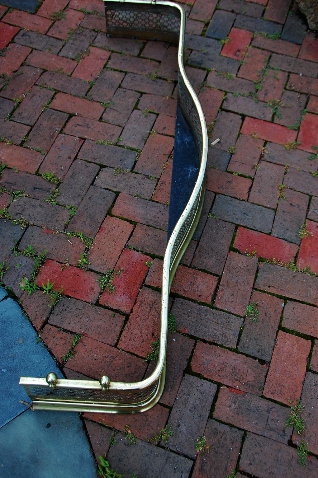 American 19th Century Five Foot Serpentine Brass Pierced Fender In Good Condition For Sale In Wells, ME