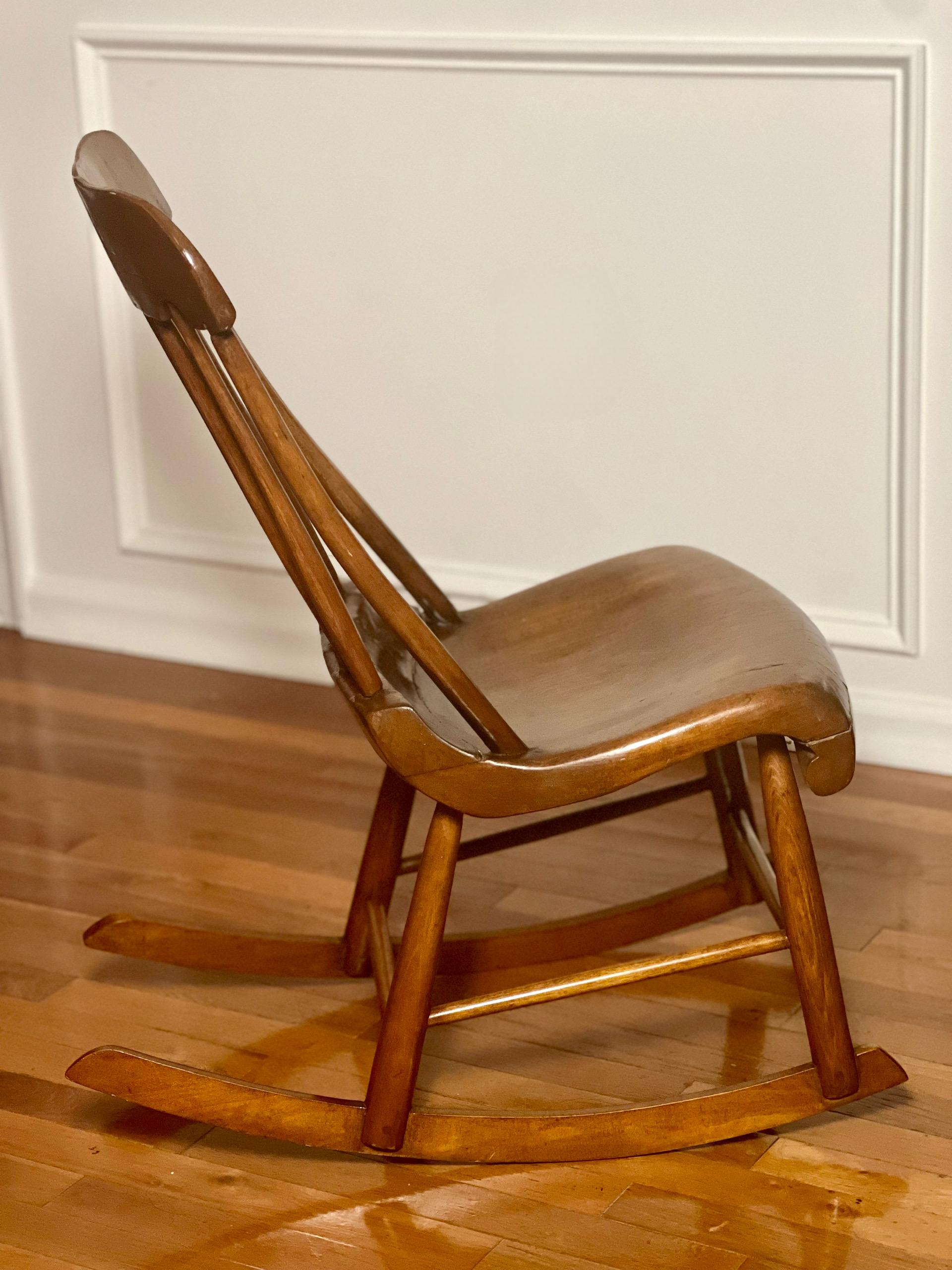 American 19th Century Handcrafted Child's Boston Rocker For Sale 1