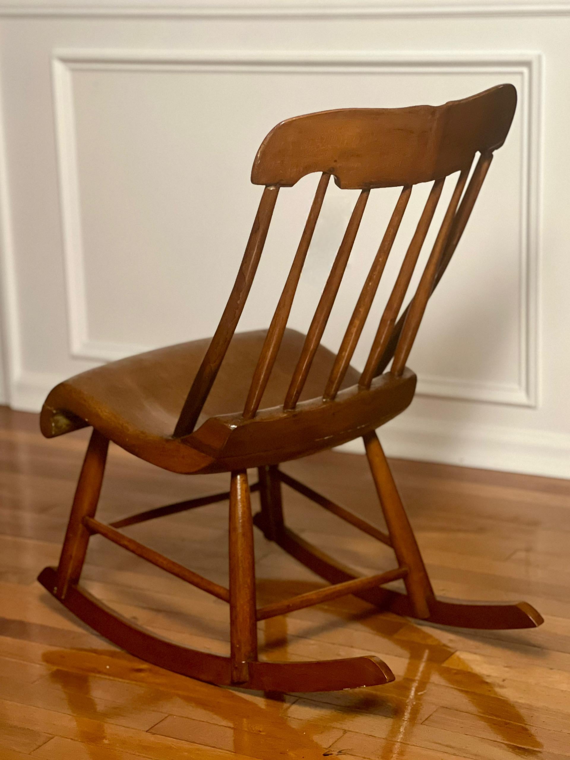 American 19th Century Handcrafted Child's Boston Rocker For Sale 2
