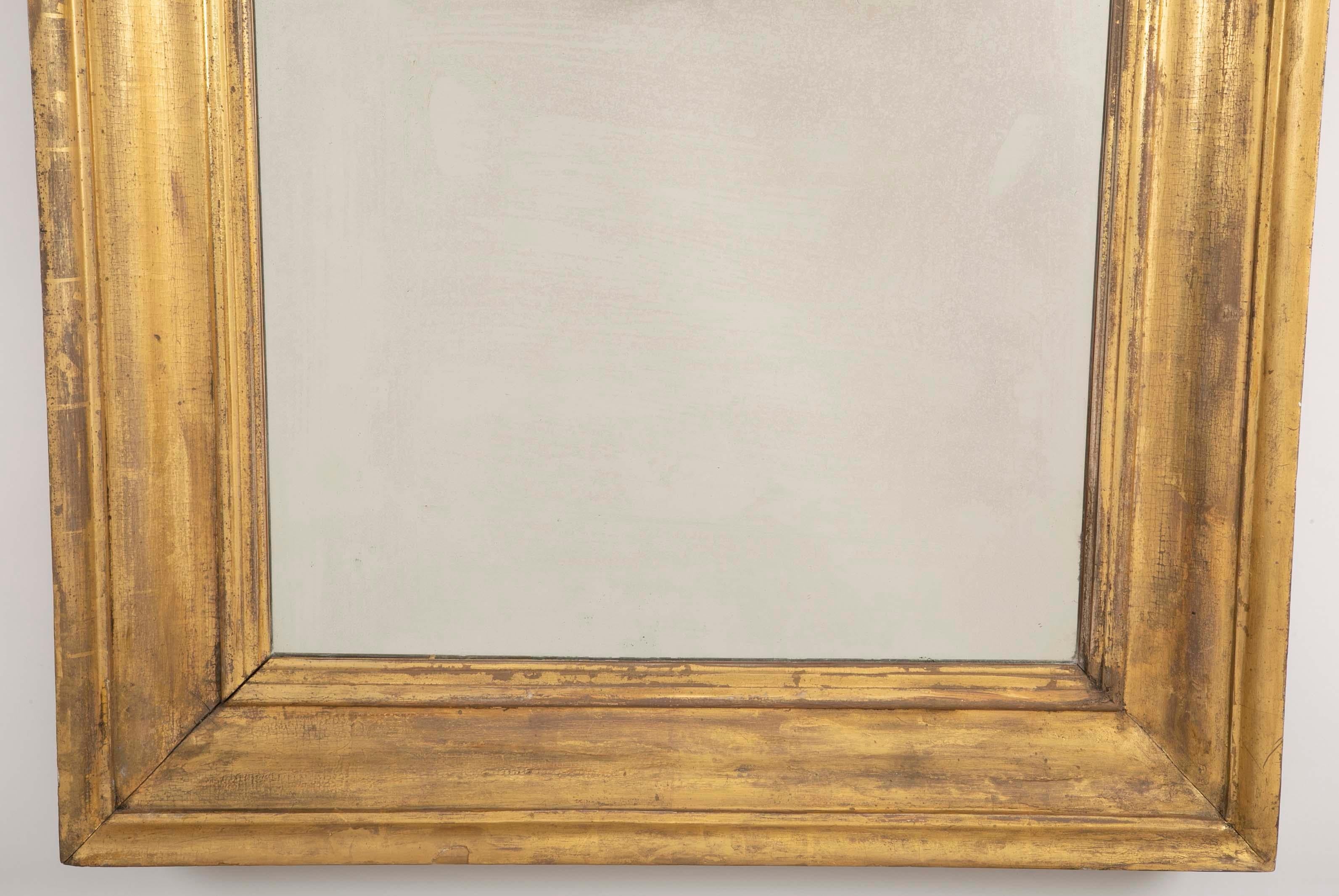 American 19th Century Mirror with Original Carved Giltwood Frame In Good Condition In Stamford, CT