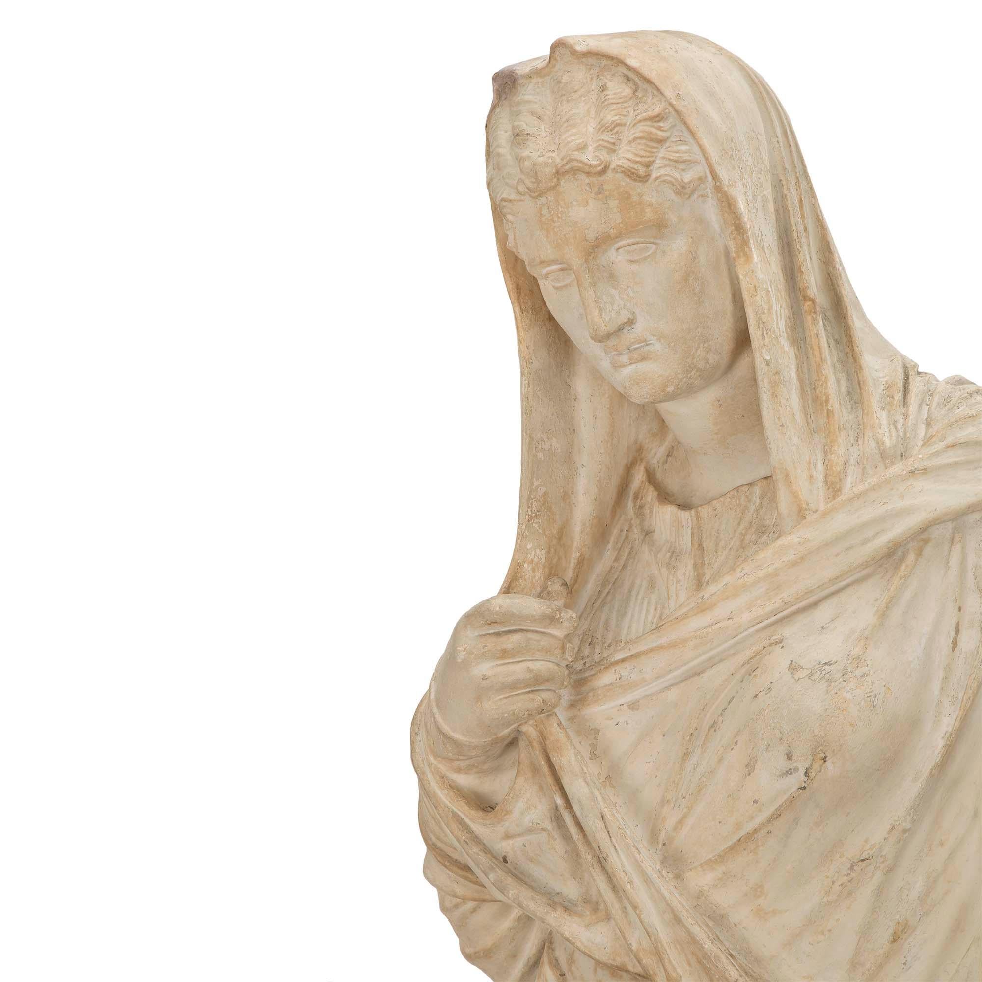 Nordamericano Statua di gesso americana del XIX secolo di una fanciulla classica in vendita