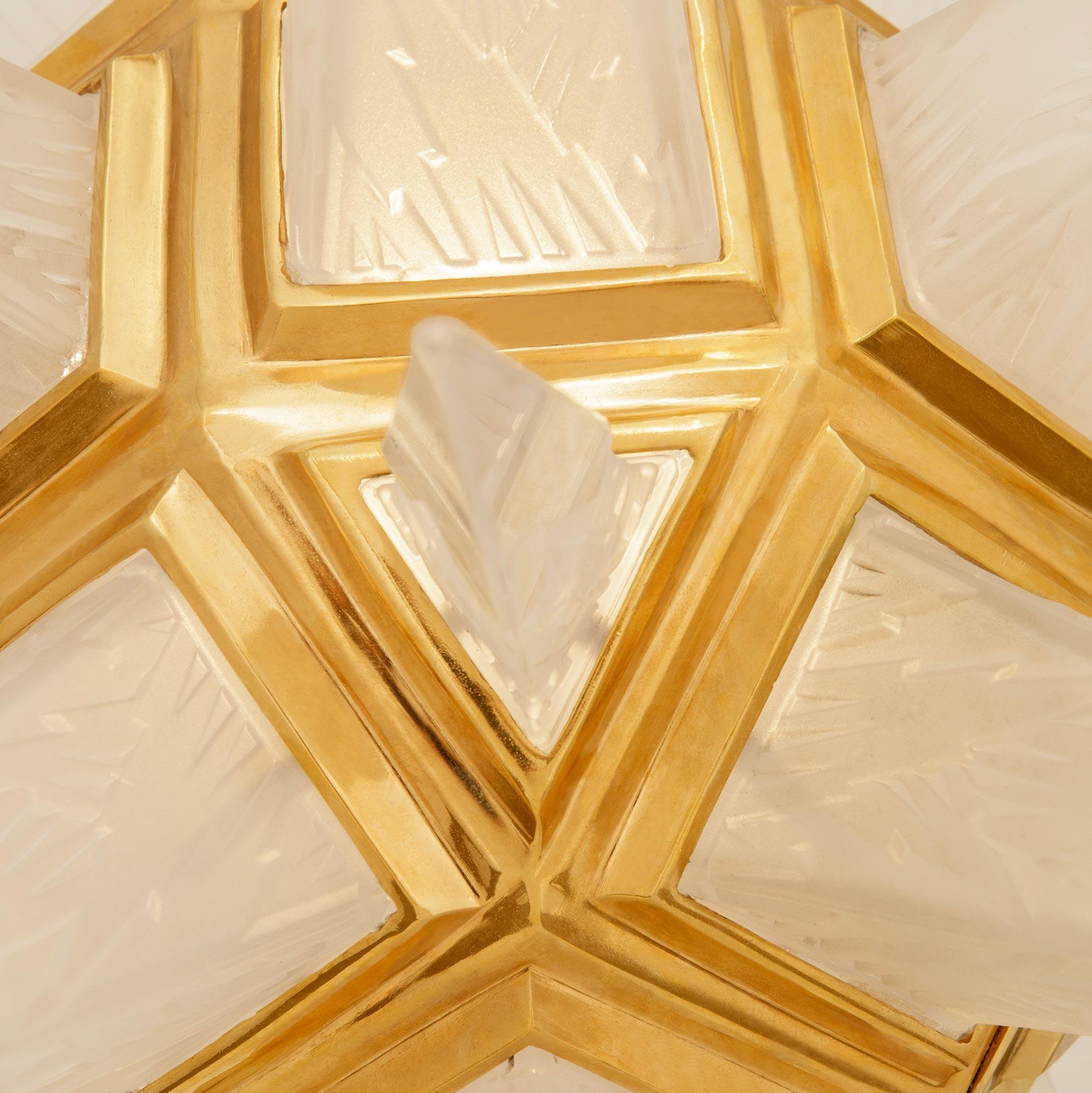 Lampadario americano del XX secolo in ormolu e vetro, di Charles J. Weinstein, 1930 in vendita 1