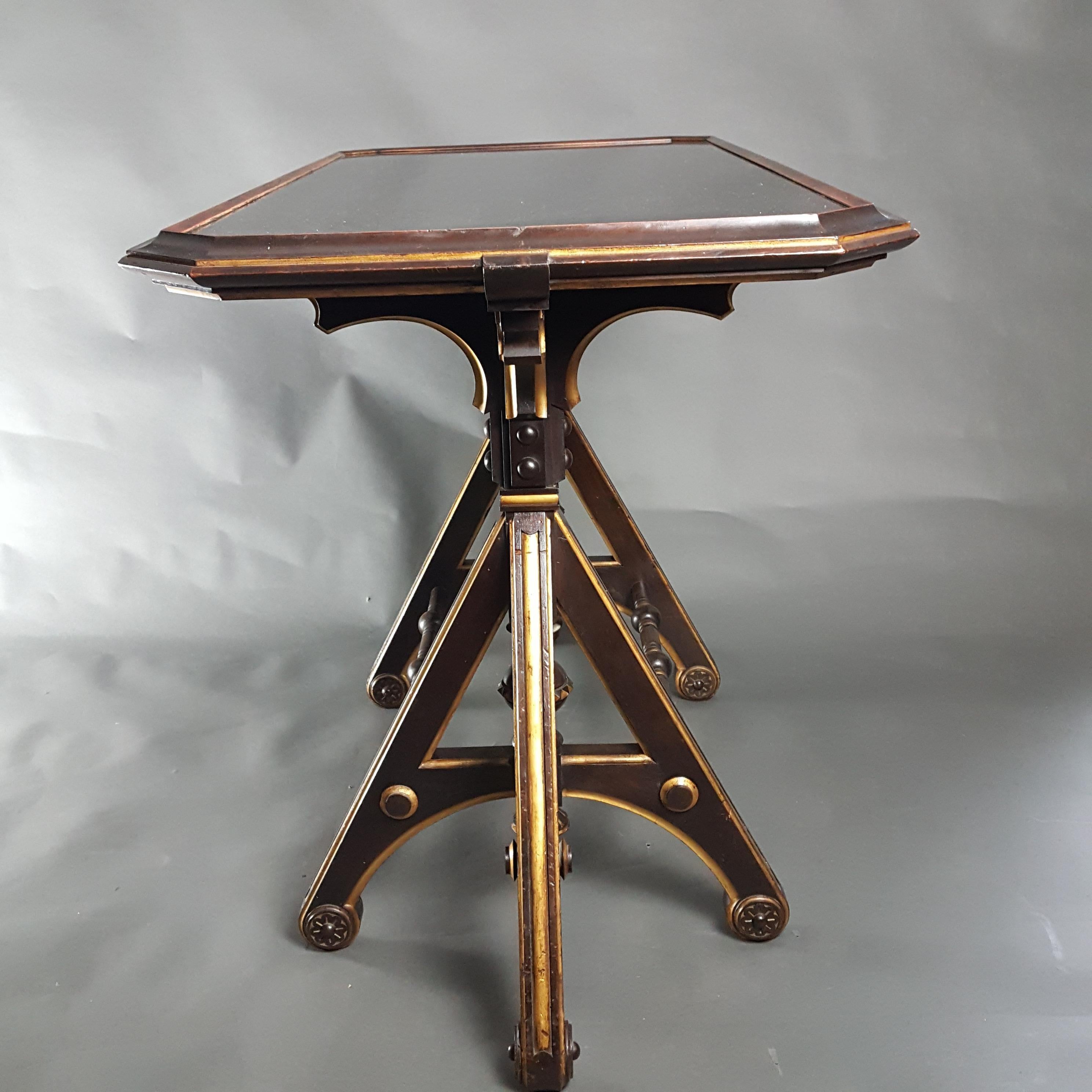 Verre Table gothique ébonisée Aesthetic Movement style Herter Brothers en vente