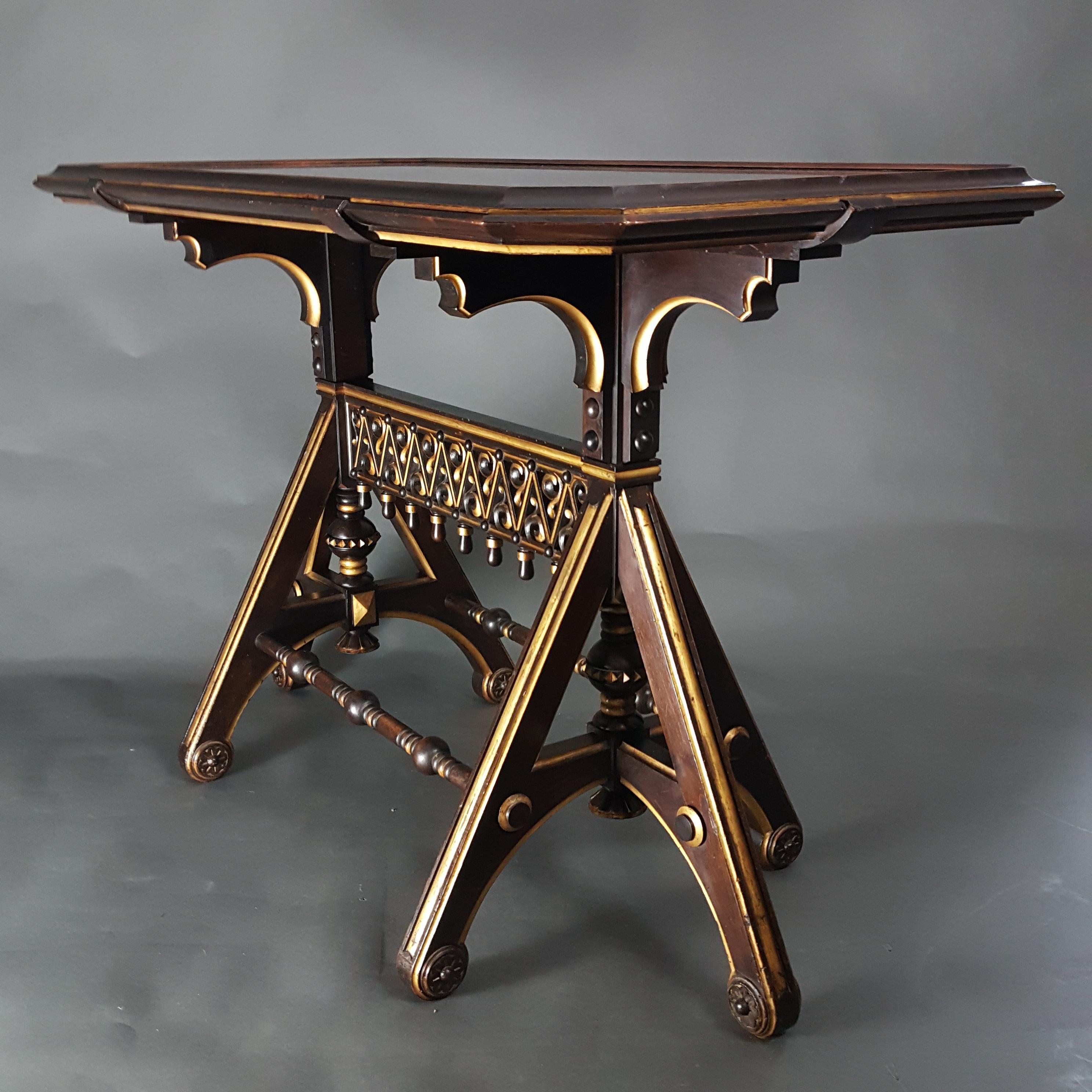Table gothique ébonisée Aesthetic Movement style Herter Brothers en vente 1