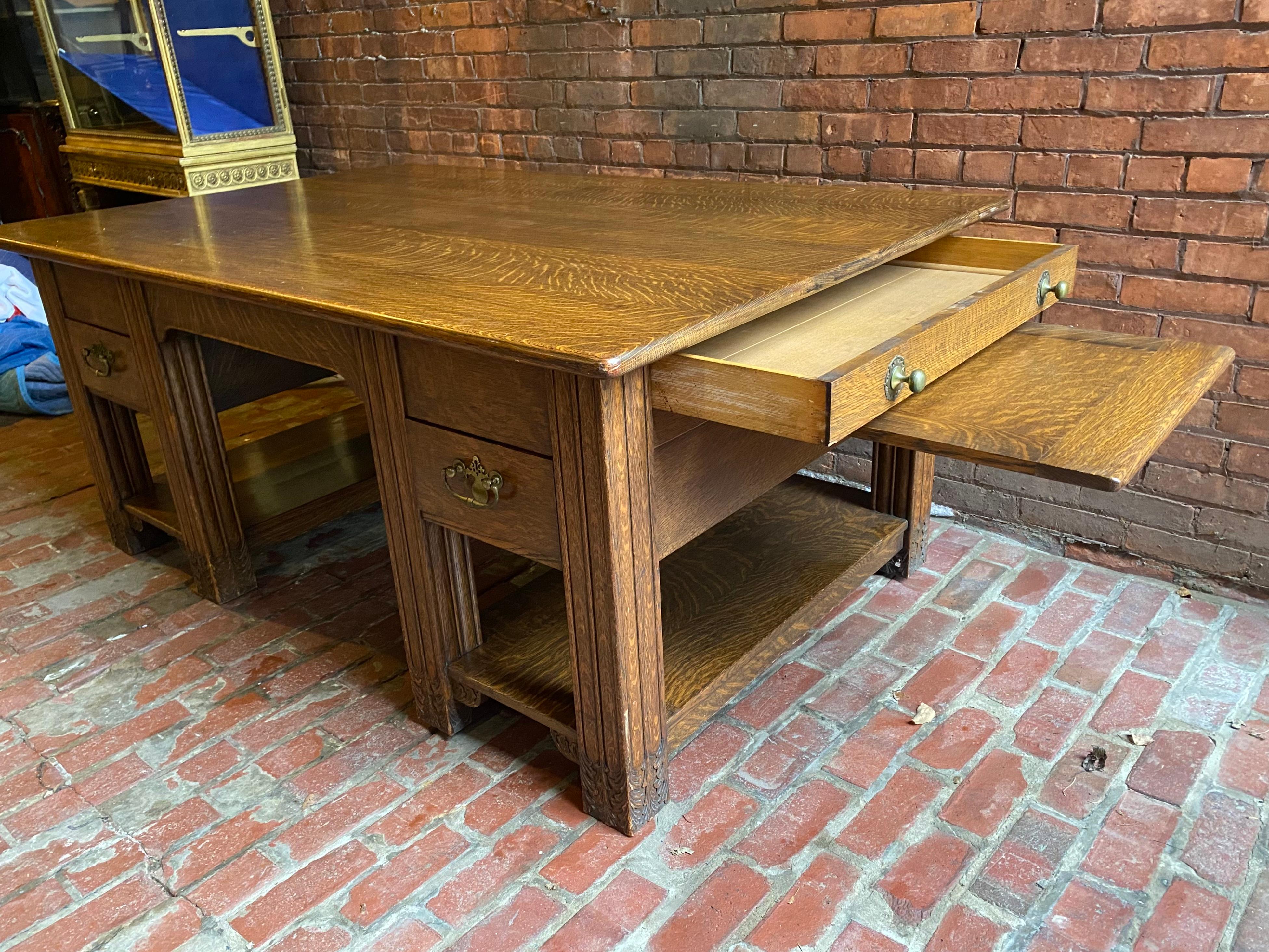 American Aesthetic Oak Partners Desk manner Louis Comfort Tiffany For Sale 5