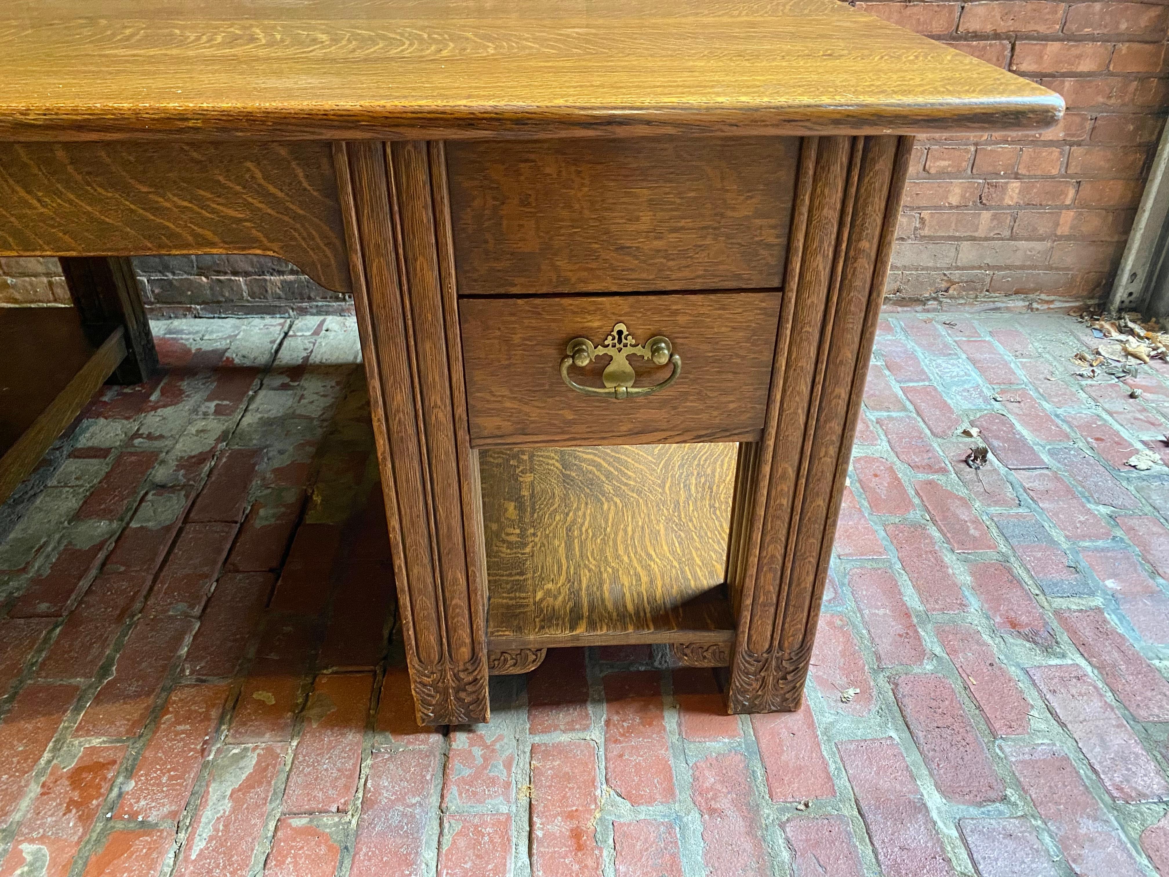 American Aesthetic Oak Partners Desk manner Louis Comfort Tiffany For Sale 7