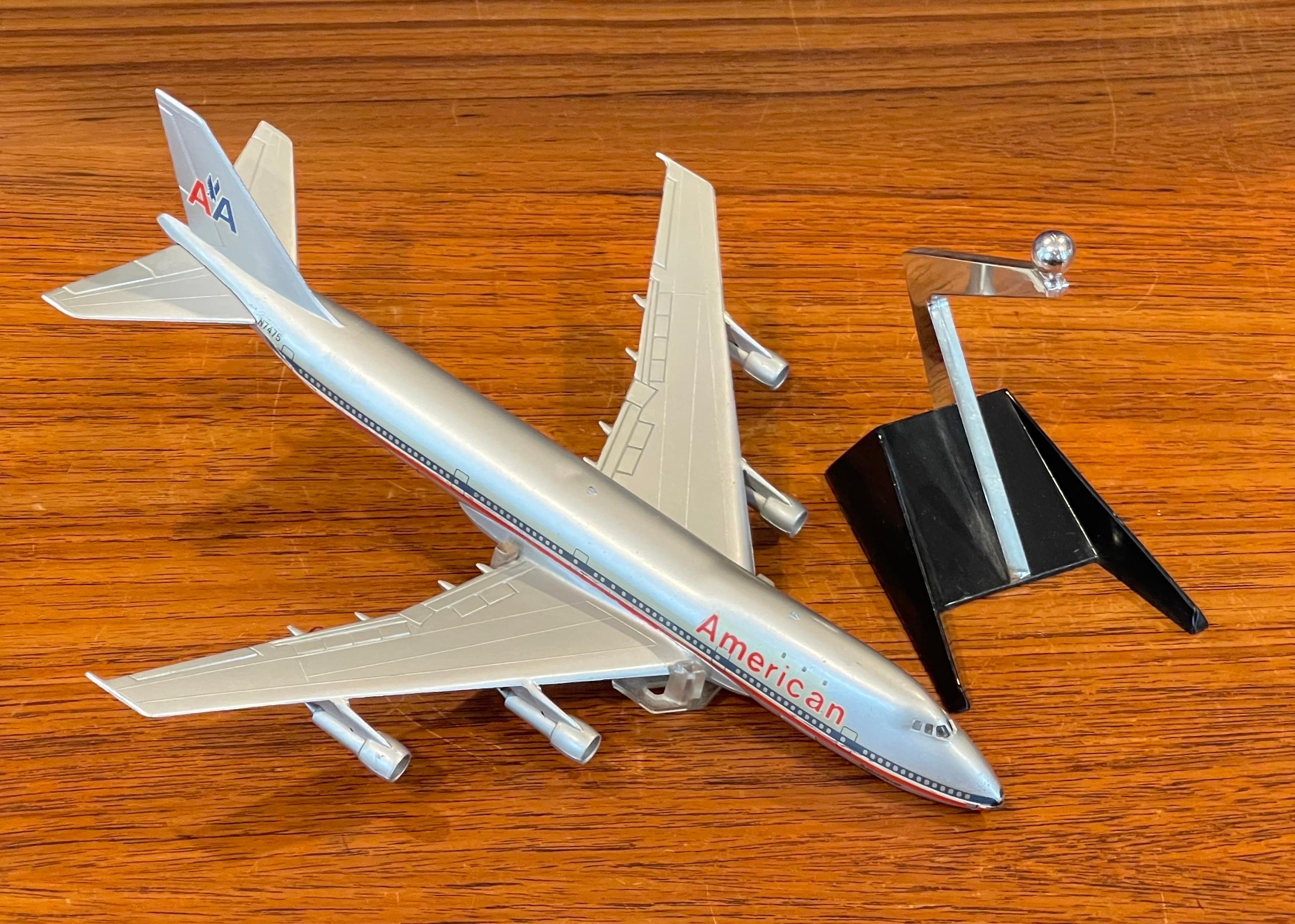 American Airlines Boeing 747 Jumbo Jetliner / Airplane Contractor Desk Model For Sale 5