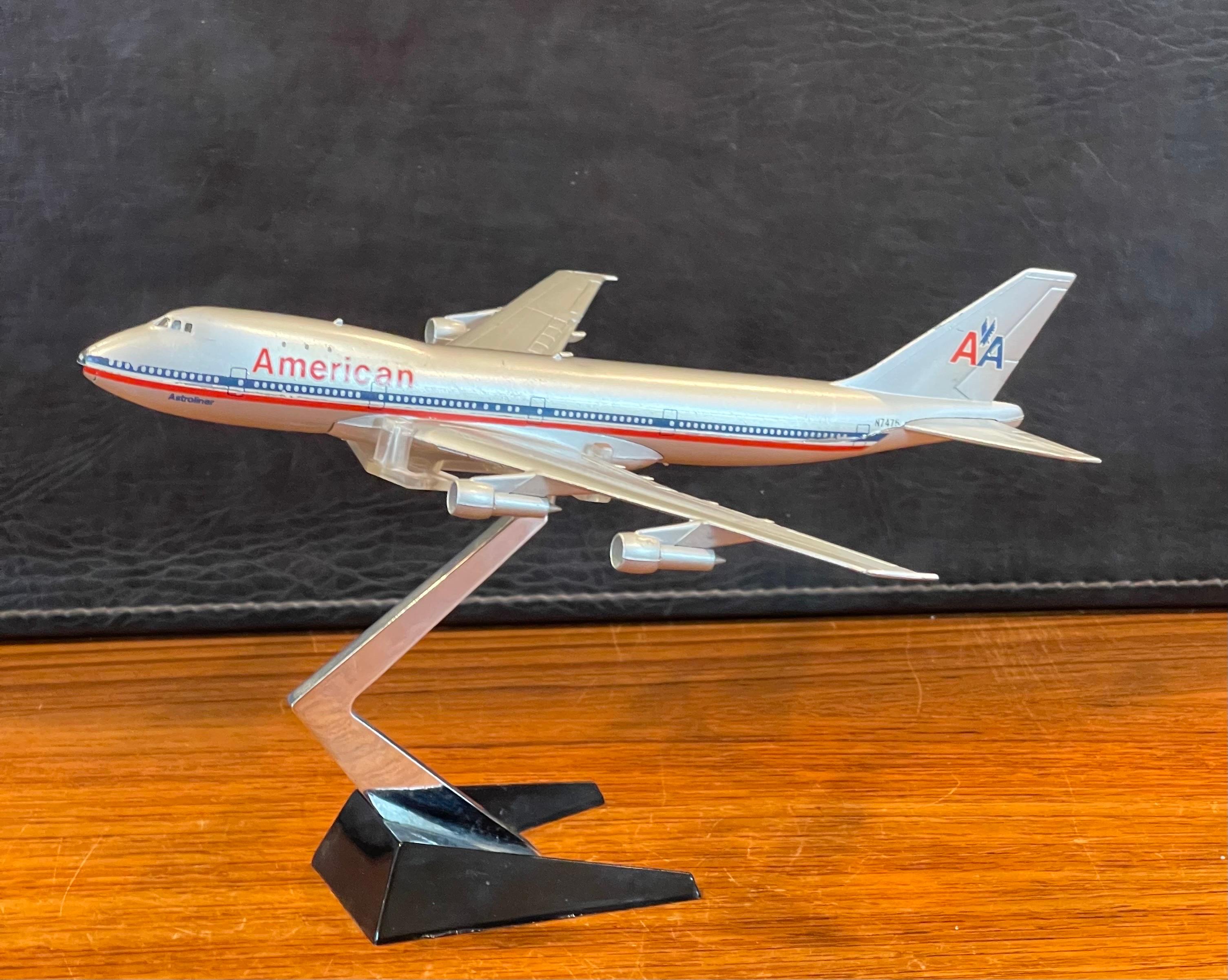 Métal Modèle de bureau d'entrepreneur d'avion Boeing 747 Jumbo d'American Airlines en vente