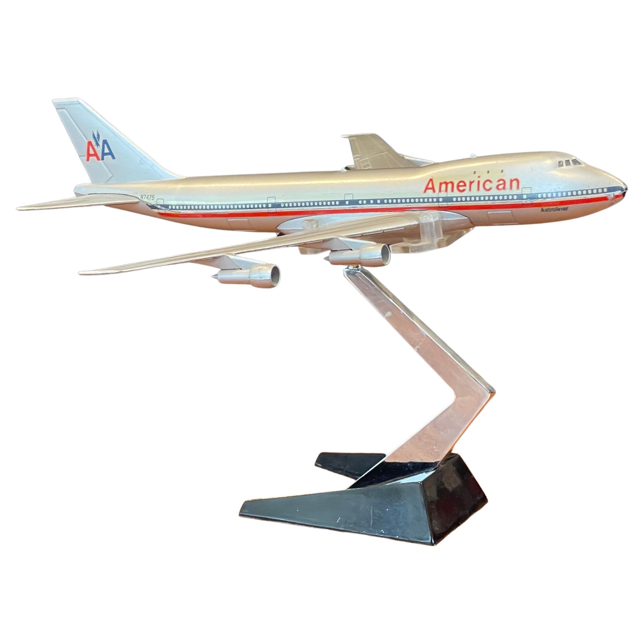Modèle de bureau d'entrepreneur d'avion Boeing 747 Jumbo d'American Airlines en vente