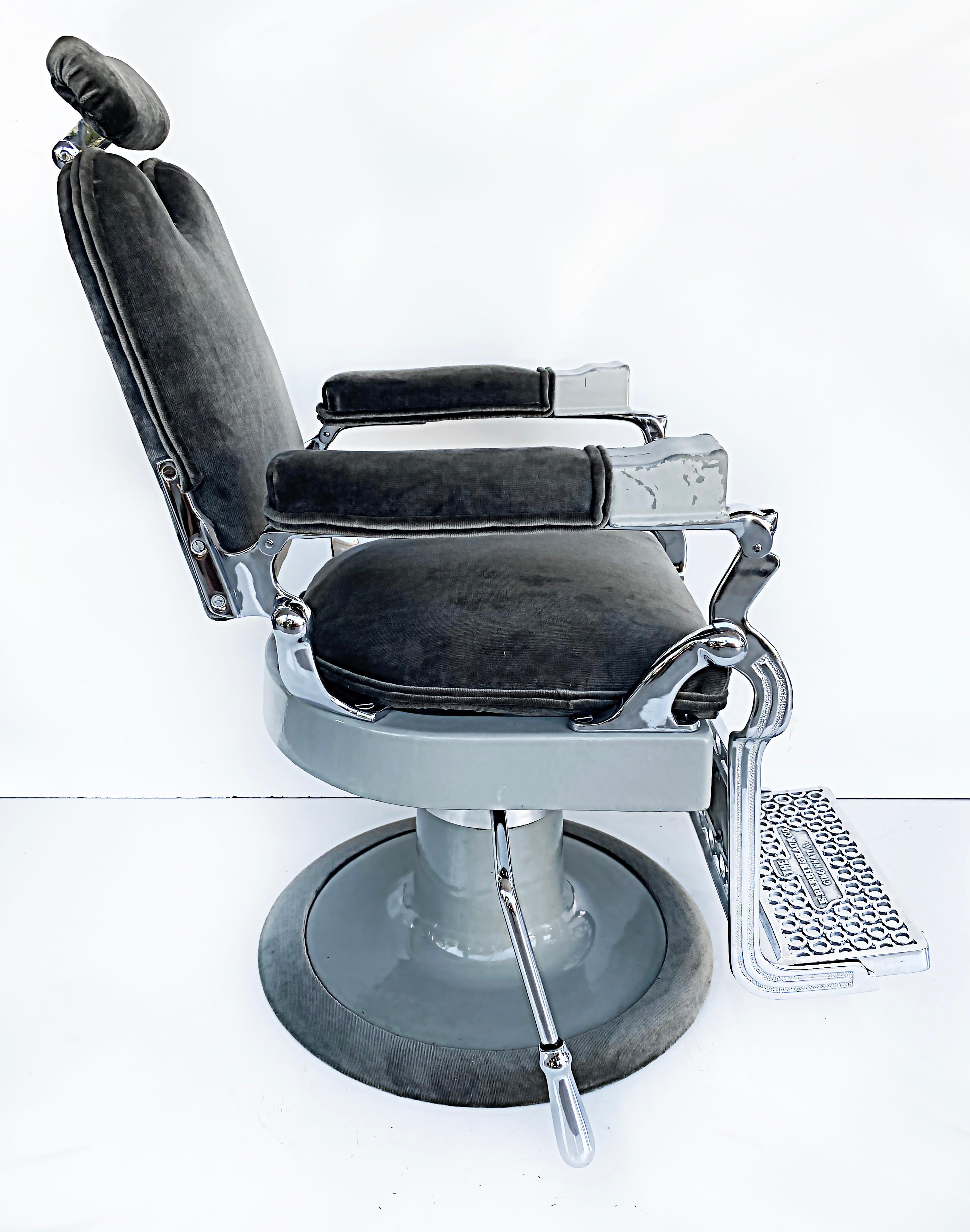 Américain Chaise de barbier américaine ancienne d'Eugene Berninghaus Co. en vente