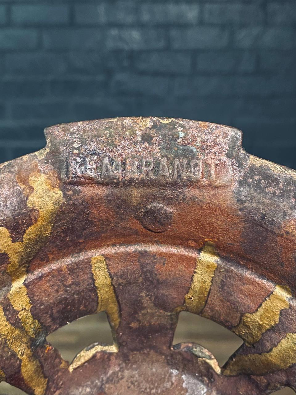 Lampada da terra americana in ottone antico di Rembrandt in vendita 4