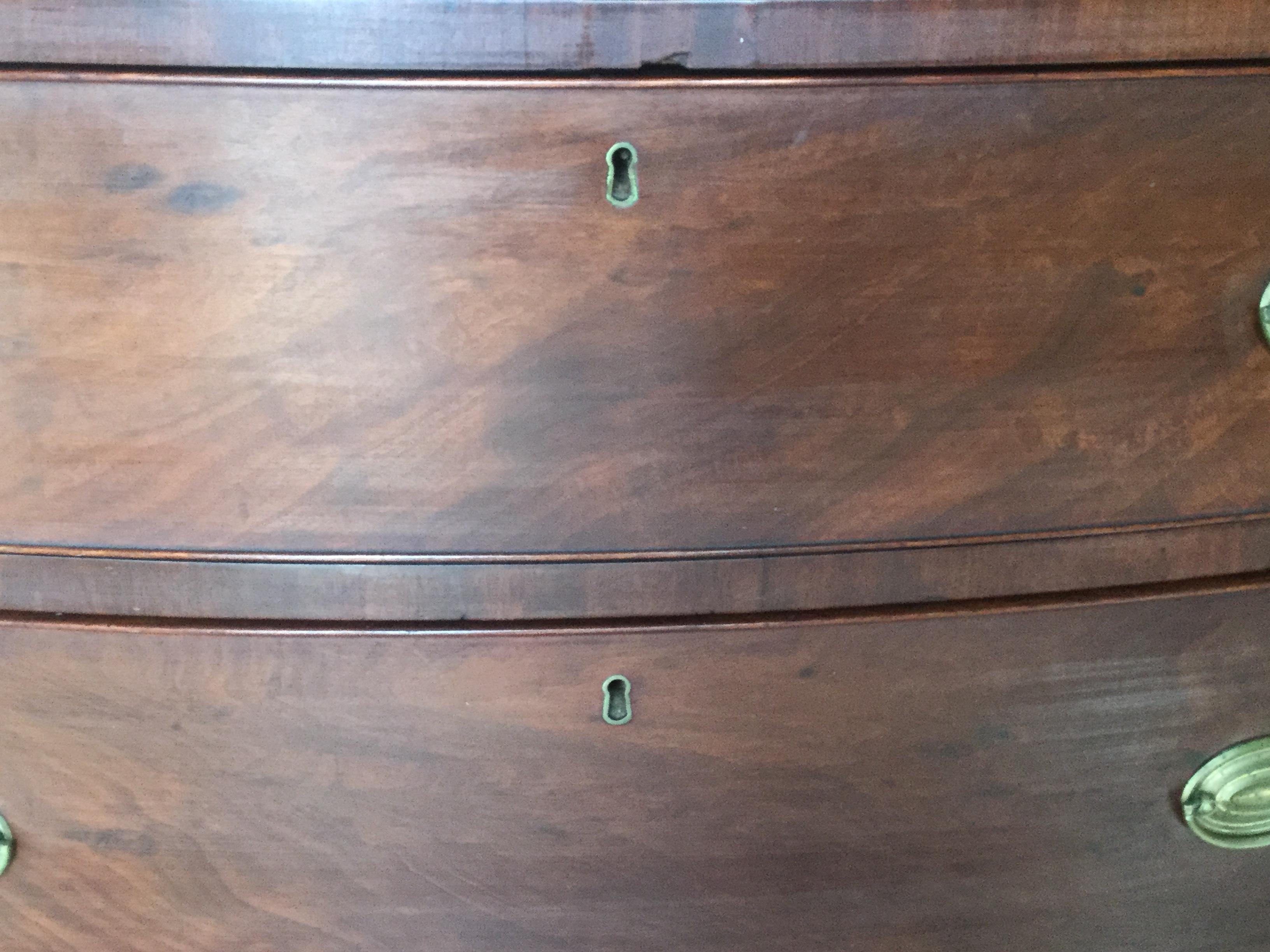 American Antique Mahogany Chest of Drawers In Good Condition For Sale In Livingston, NJ