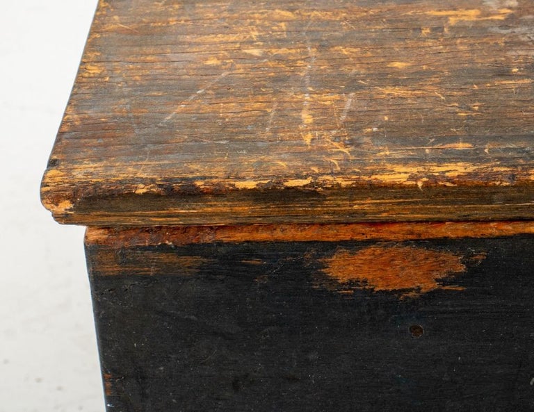 American Antique Painted Storage Chest For Sale at 1stDibs