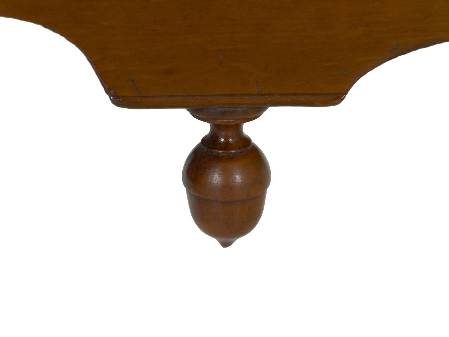 American Antique Queen Anne Lowboy Dressing Table Massachusetts, circa 1740-1760 5
