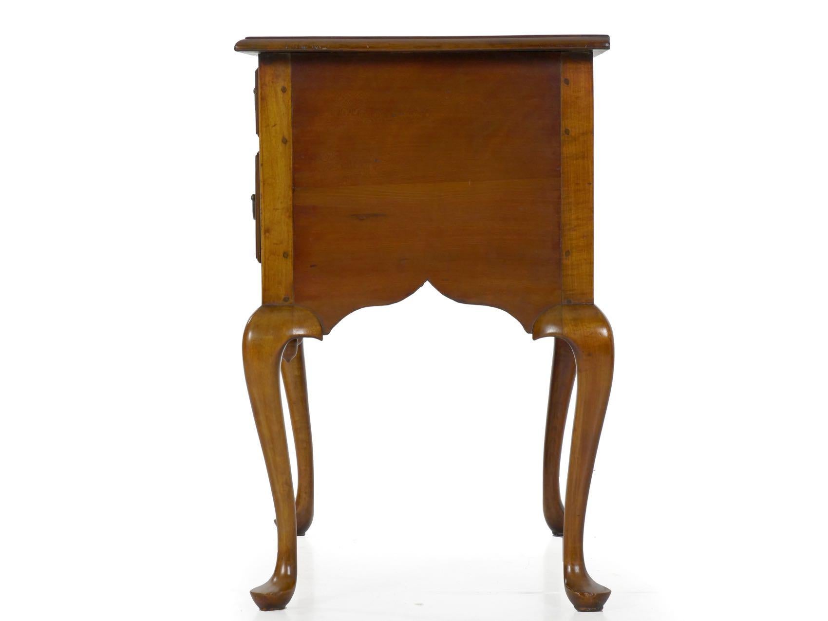 American Antique Queen Anne Lowboy Dressing Table Massachusetts, circa 1740-1760 7