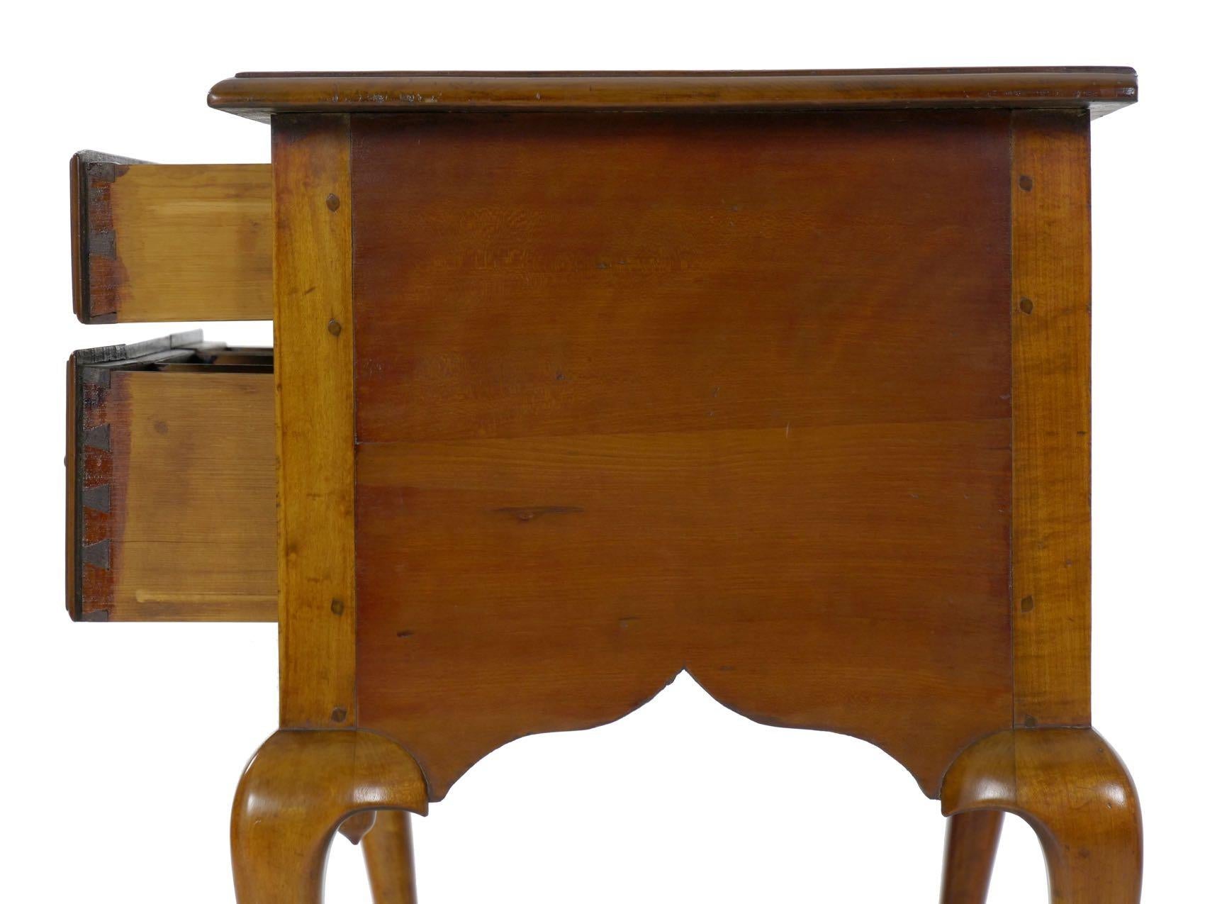 American Antique Queen Anne Lowboy Dressing Table Massachusetts, circa 1740-1760 8
