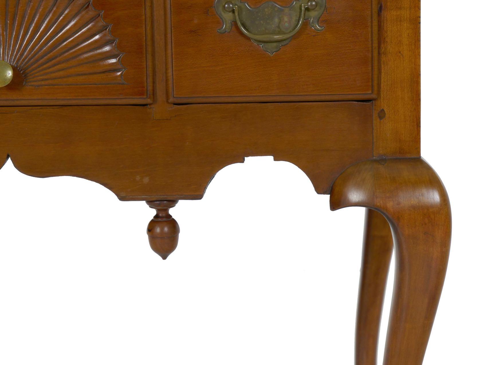 18th Century and Earlier American Antique Queen Anne Lowboy Dressing Table Massachusetts, circa 1740-1760