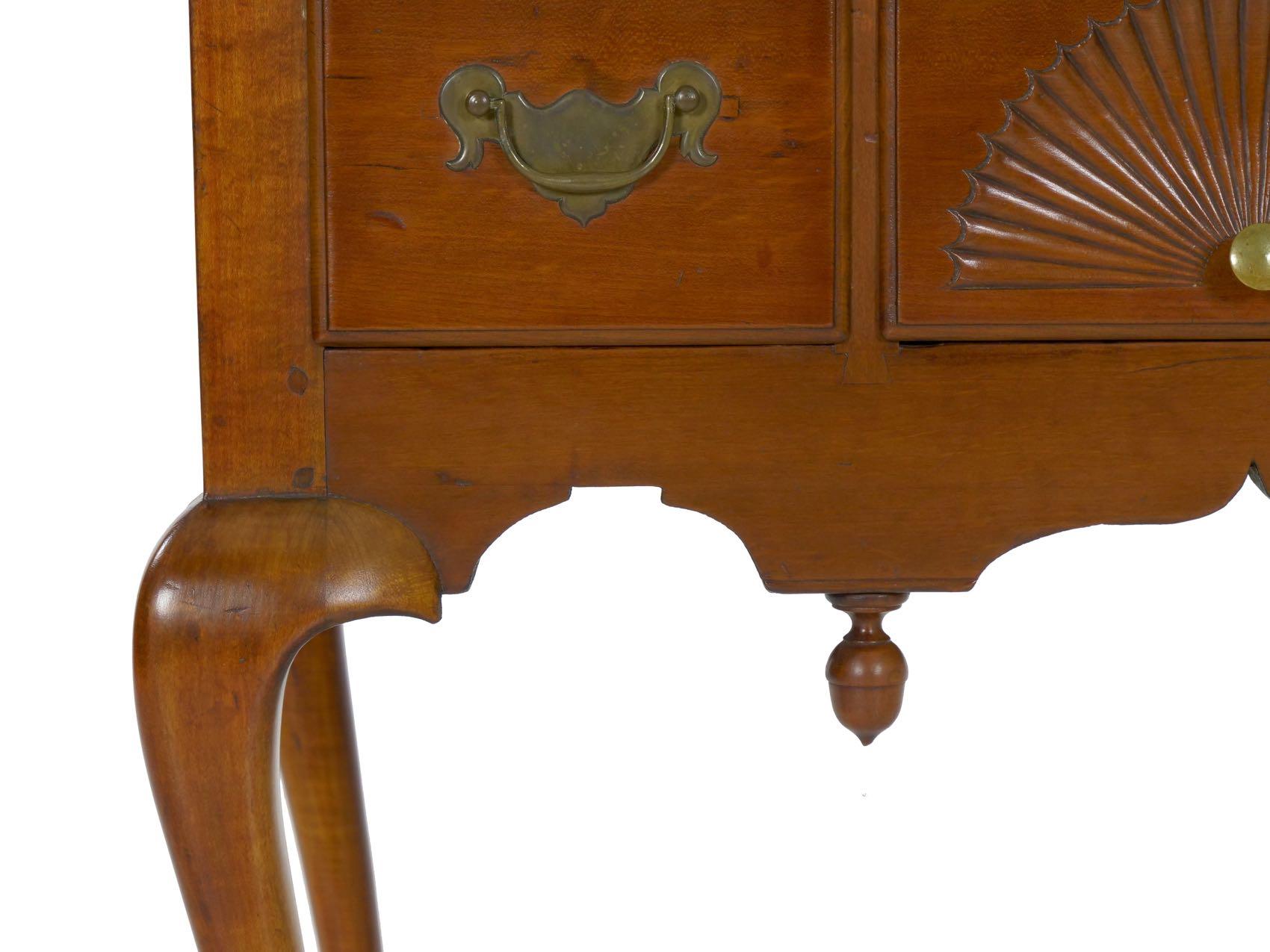 Maple American Antique Queen Anne Lowboy Dressing Table Massachusetts, circa 1740-1760