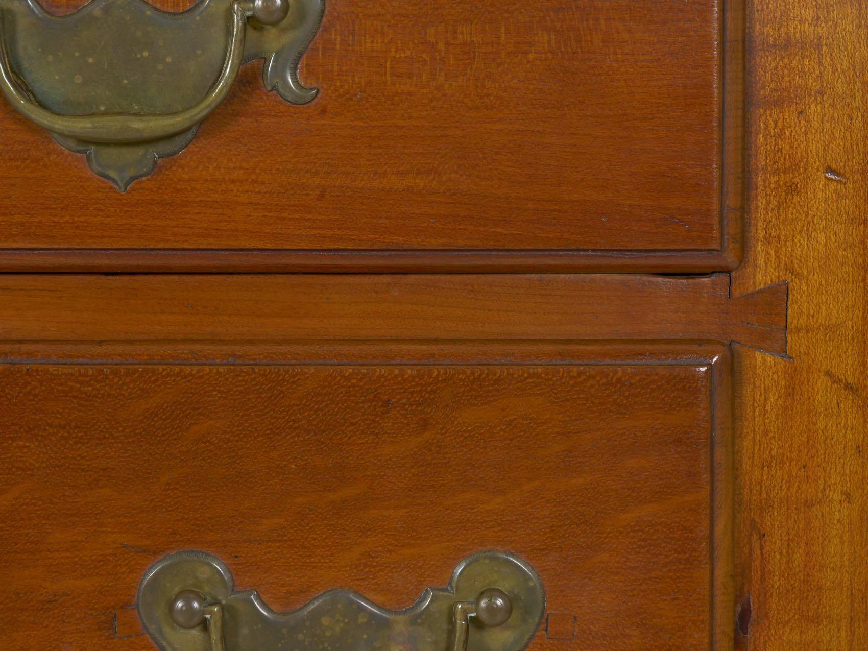 American Antique Queen Anne Lowboy Dressing Table Massachusetts, circa 1740-1760 2