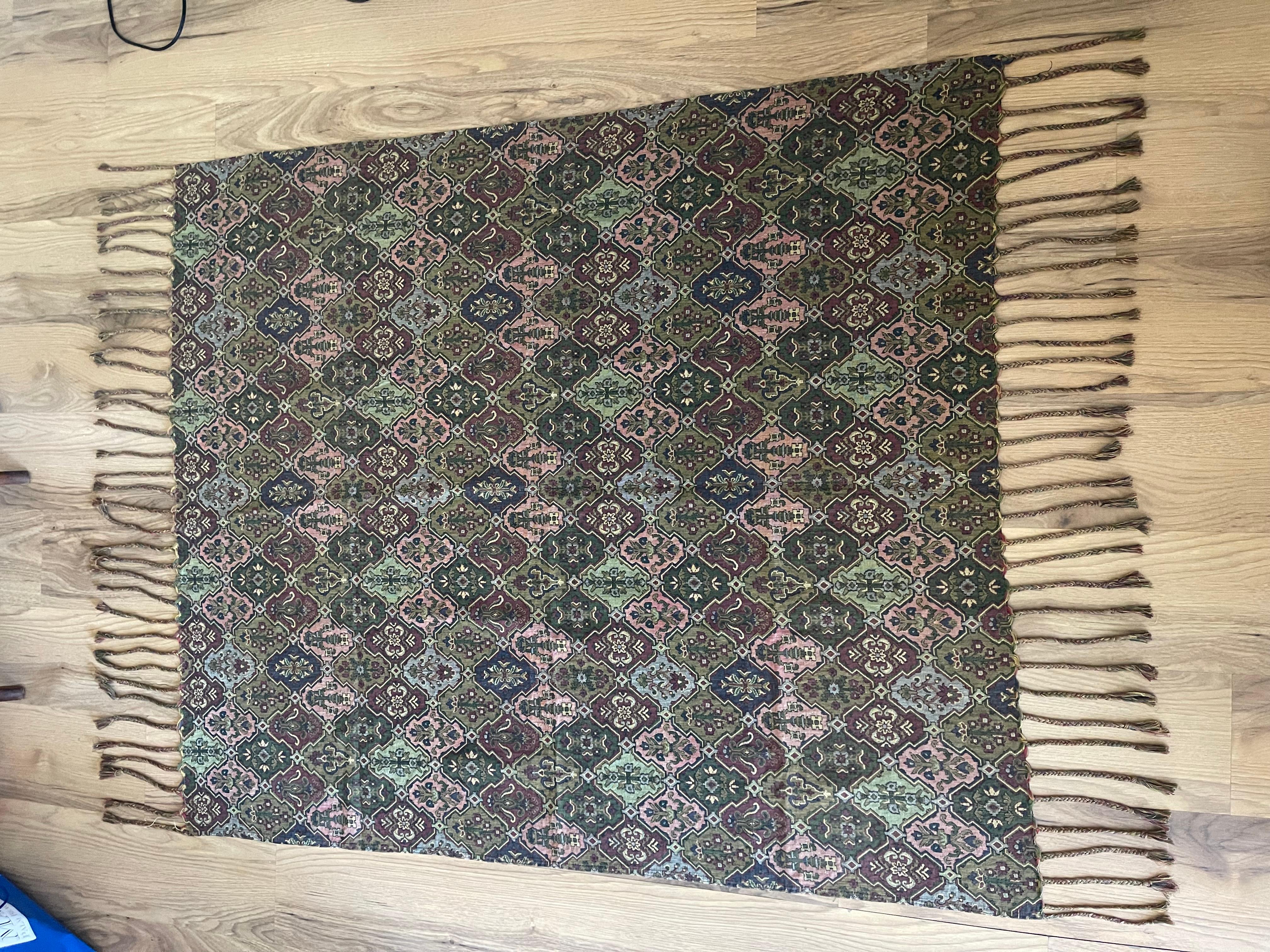 Antique American home woven tapestry throw. With fringes.