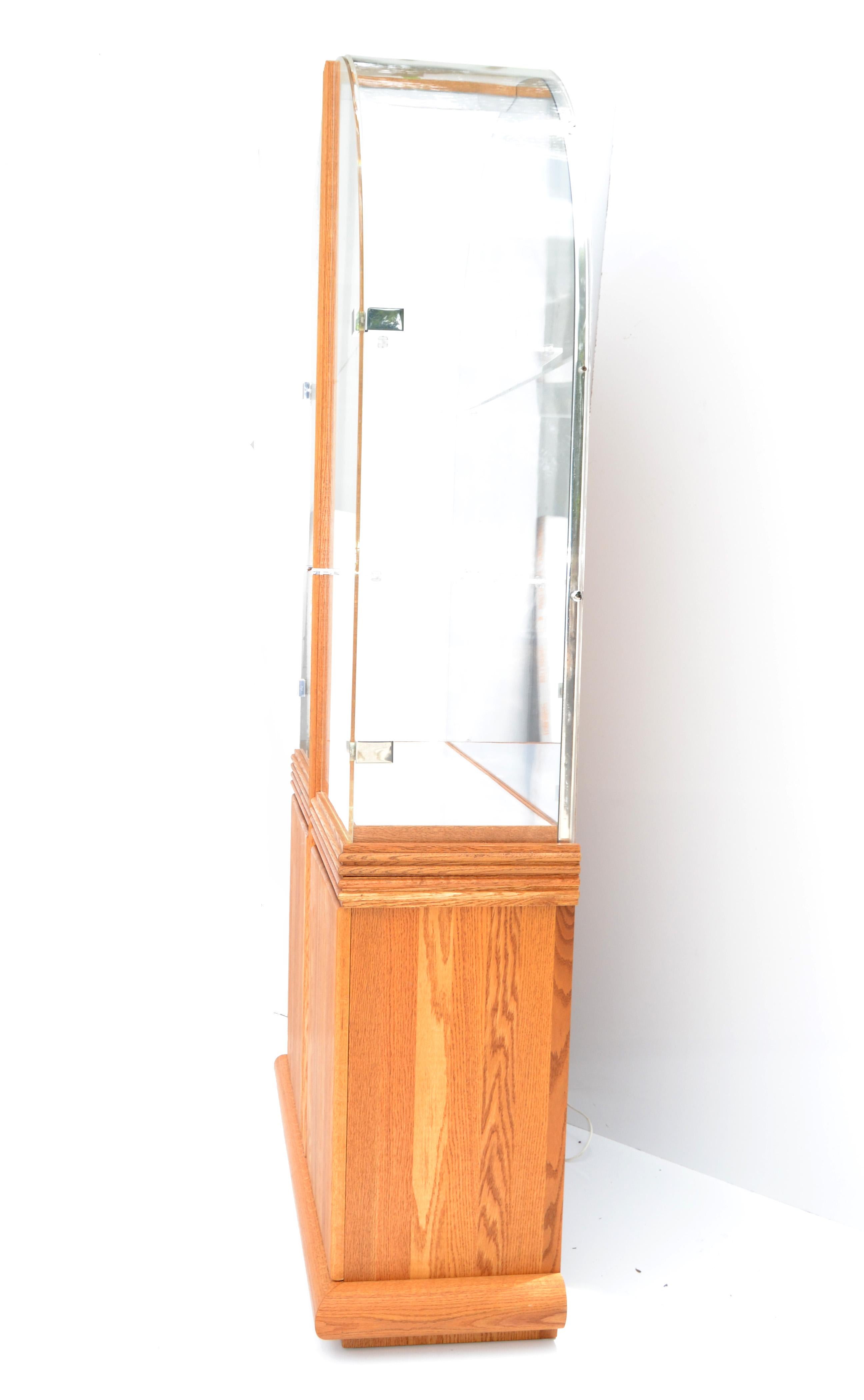 Mid-Century Modern American Arch Shape Lucite, Mirror & Oak Wood Vitrine, Showcase, Display Cabinet For Sale