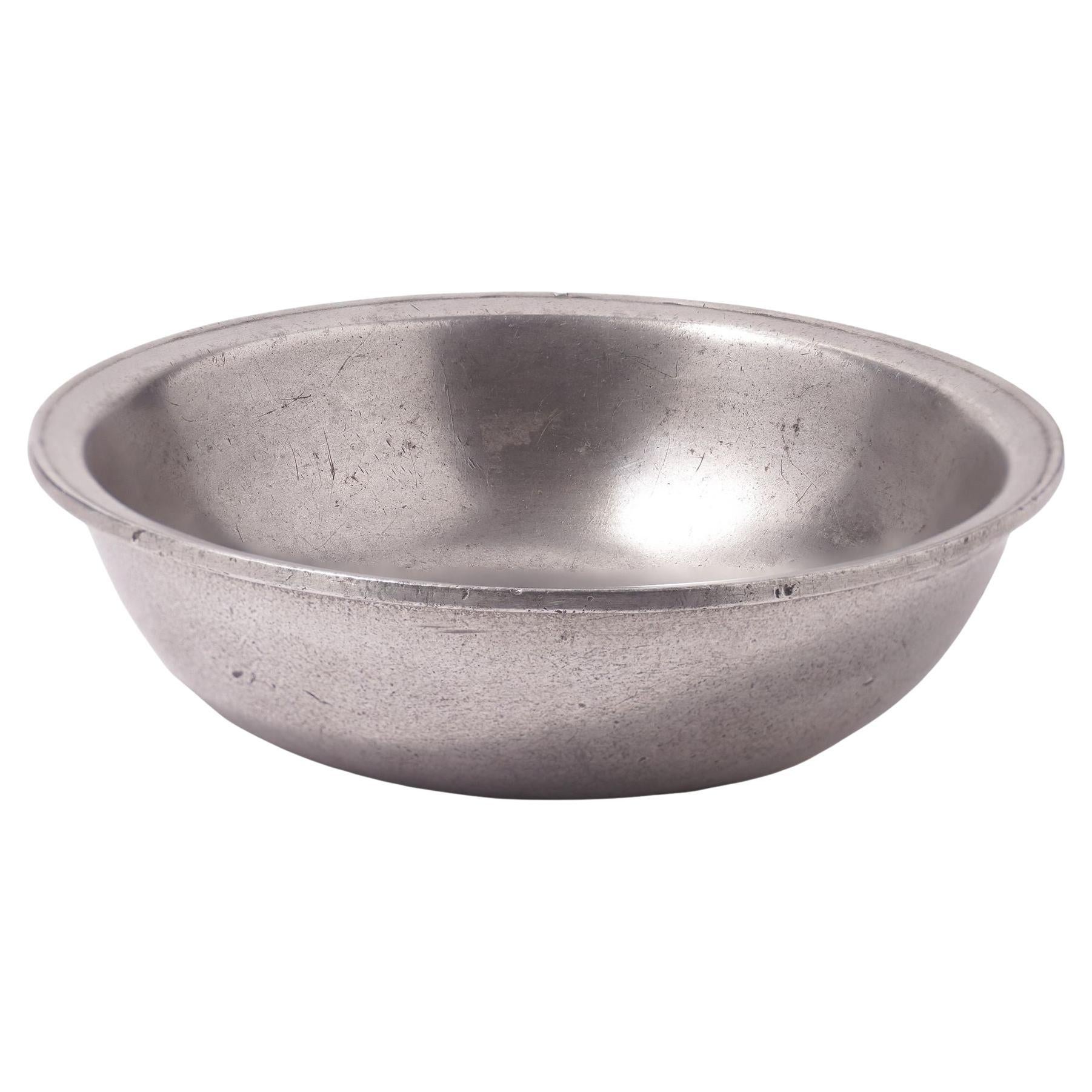 American armetale basin with beaded edge rim by Wilton RWP, 1973 For Sale