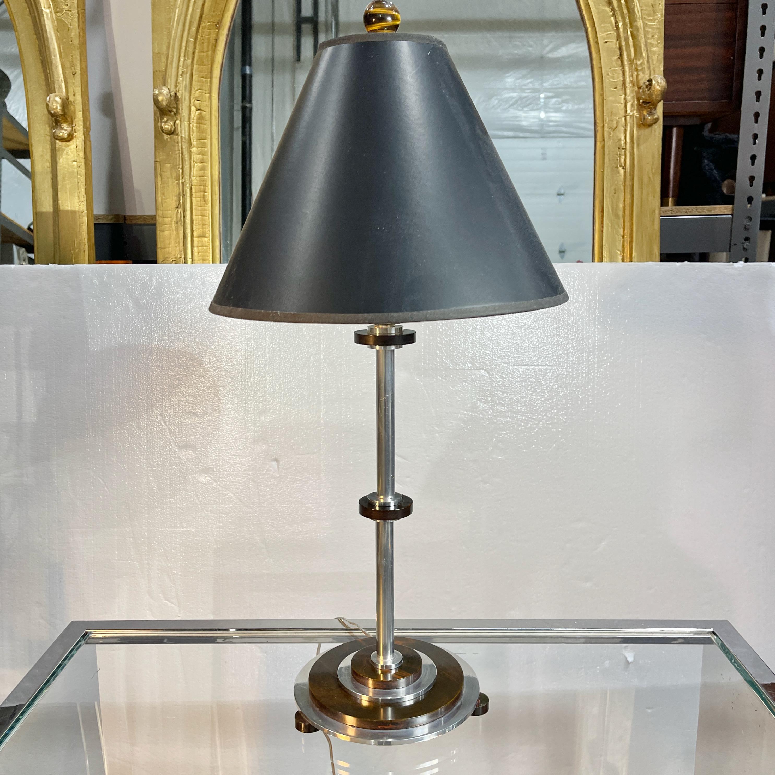 Lámpara de mesa americana Art Déco de aluminio y baquelita Art Decó en venta