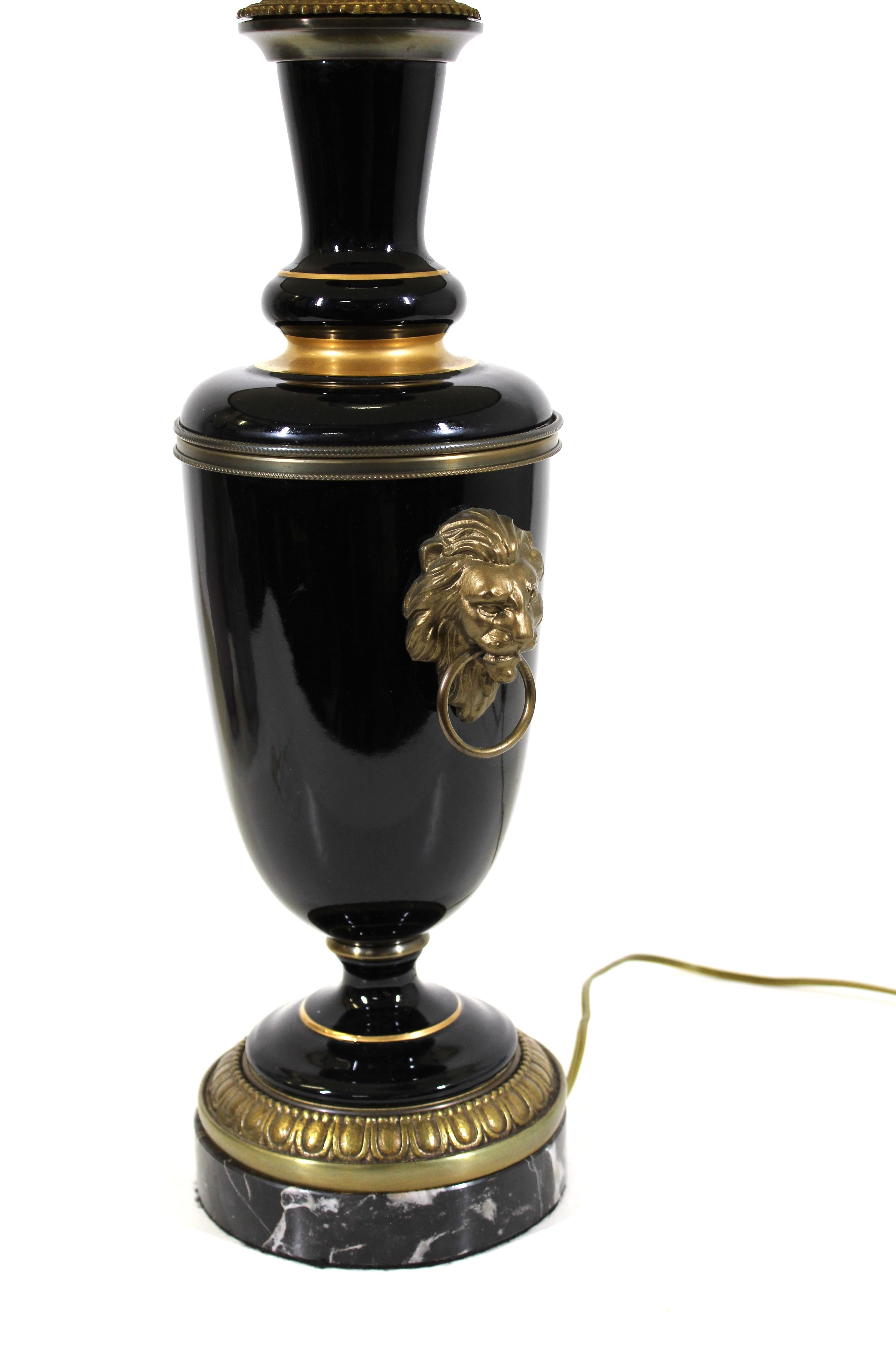 American Art Deco Black Glass Table Lamp with Brass Lion Heads In Good Condition In New York, NY
