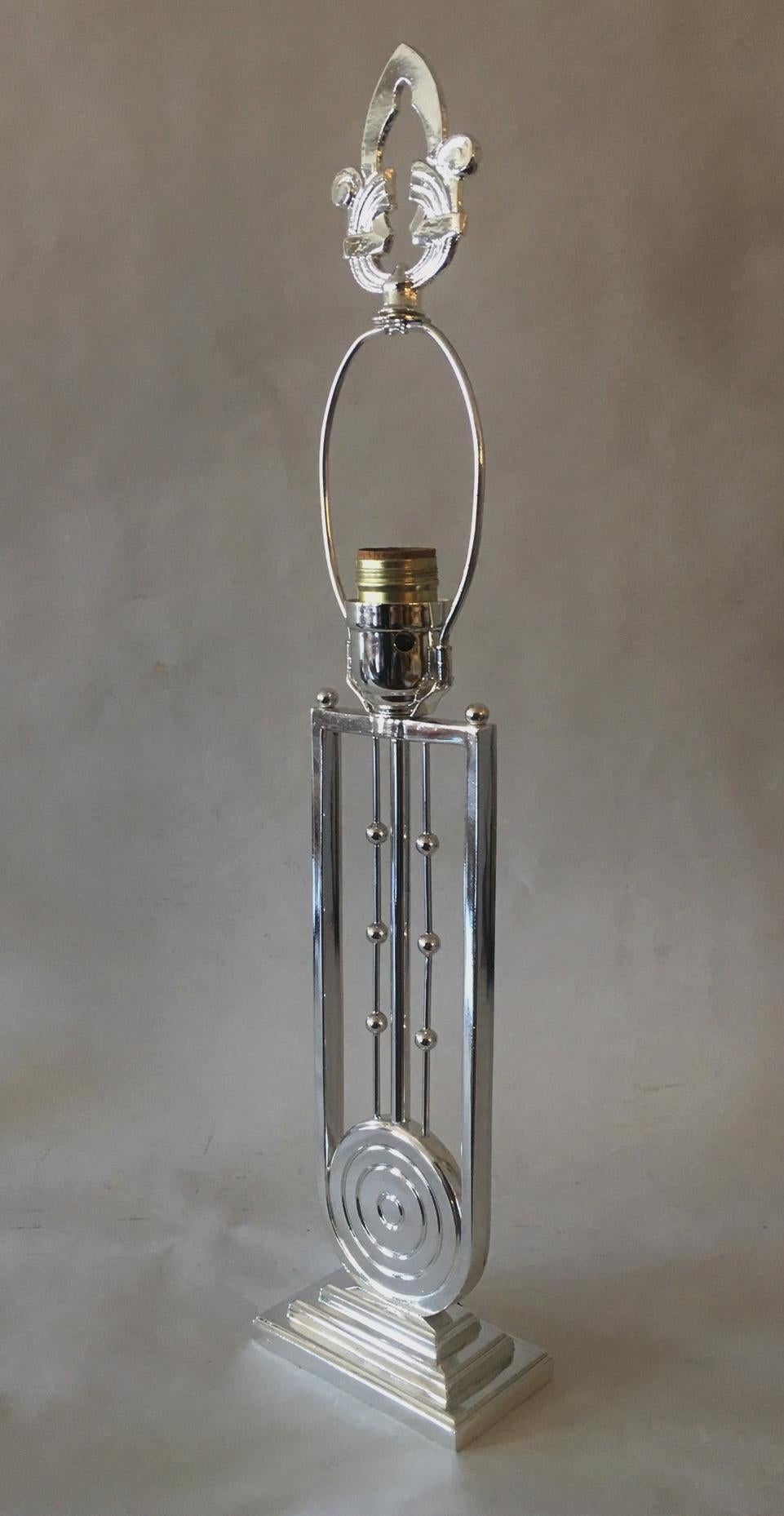 American Art Deco Chrome Plated, Cast Iron Table Lamp In Excellent Condition For Sale In Port Hope, ON