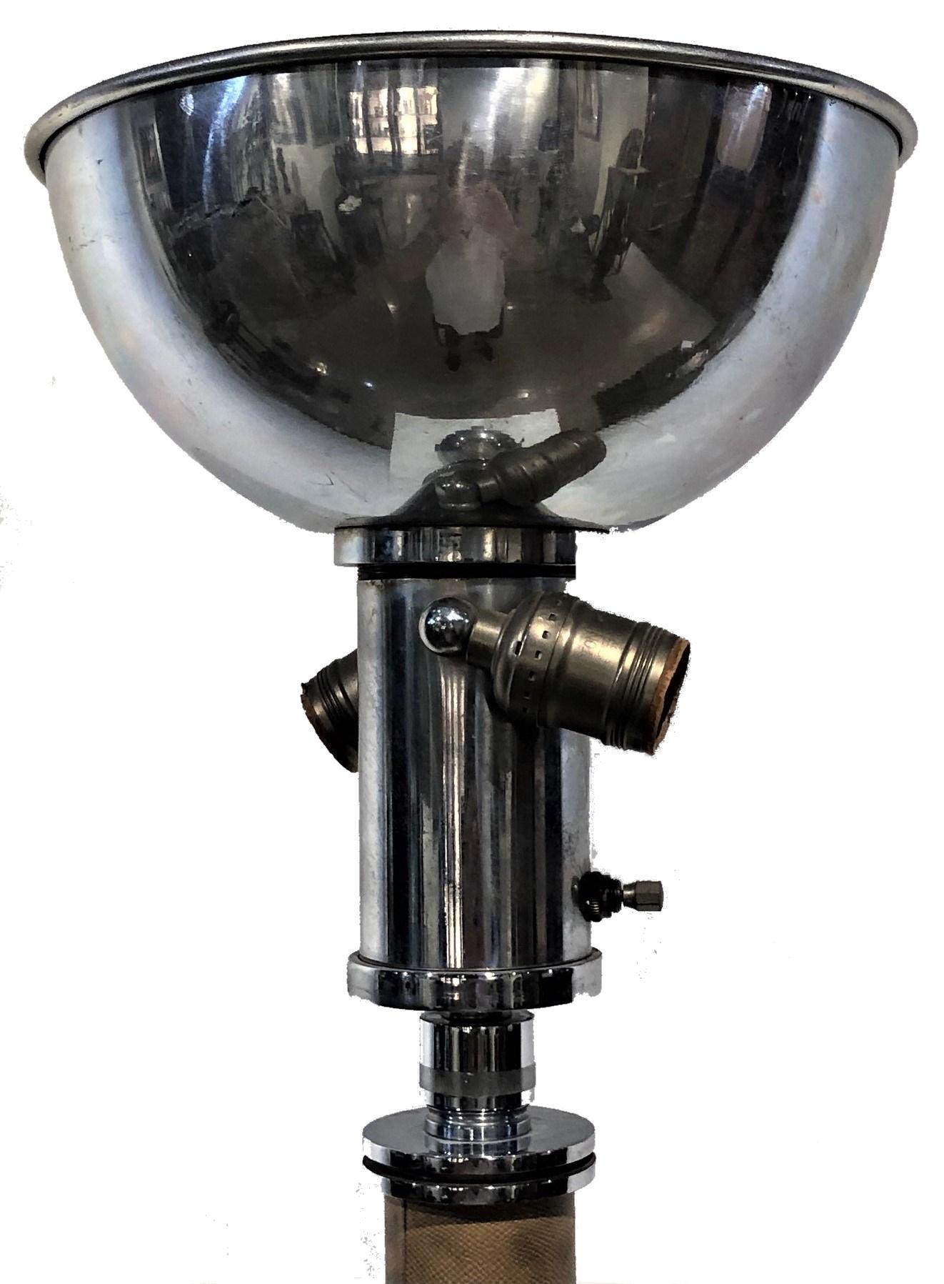 American Art Deco 
Table Lamp
Chromed Metal & Leather 
ca. 1930s

ABOUT
Art Deco table lamps are a classic and elegant addition to any home, thanks to their sleek, geometric shapes and bold, geometric patterns.
They originated in the 1920s and 1930s
